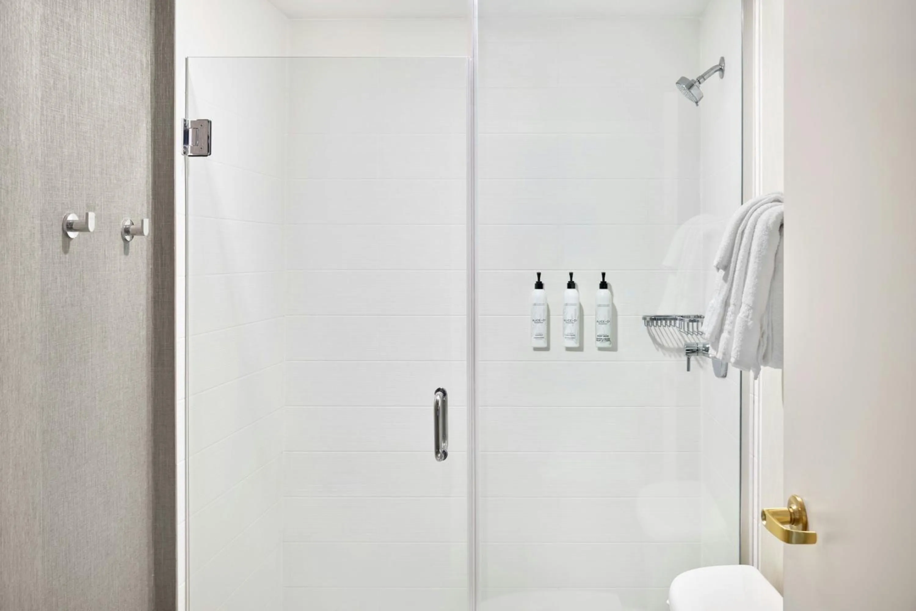 Bathroom in SpringHill Suites by Marriott Lansing