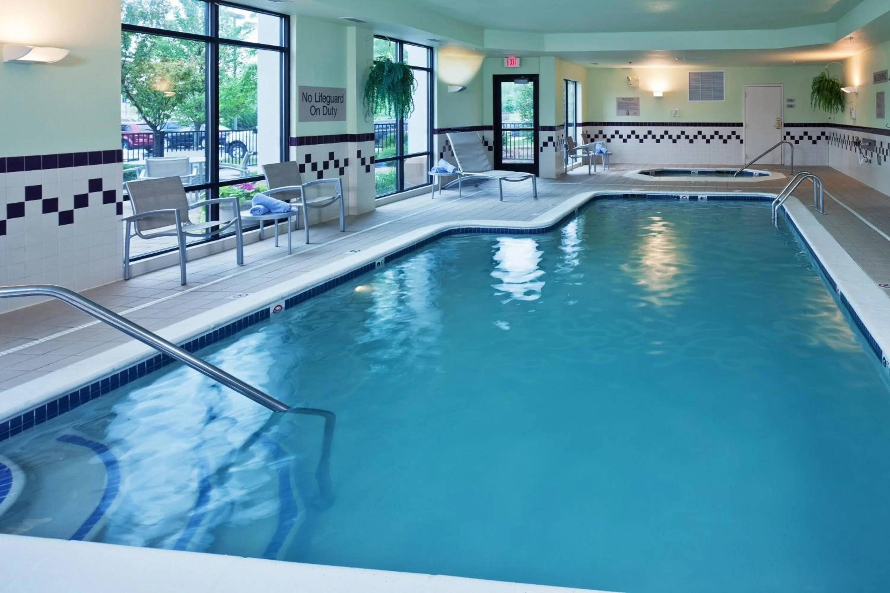 Swimming pool in SpringHill Suites by Marriott Lansing