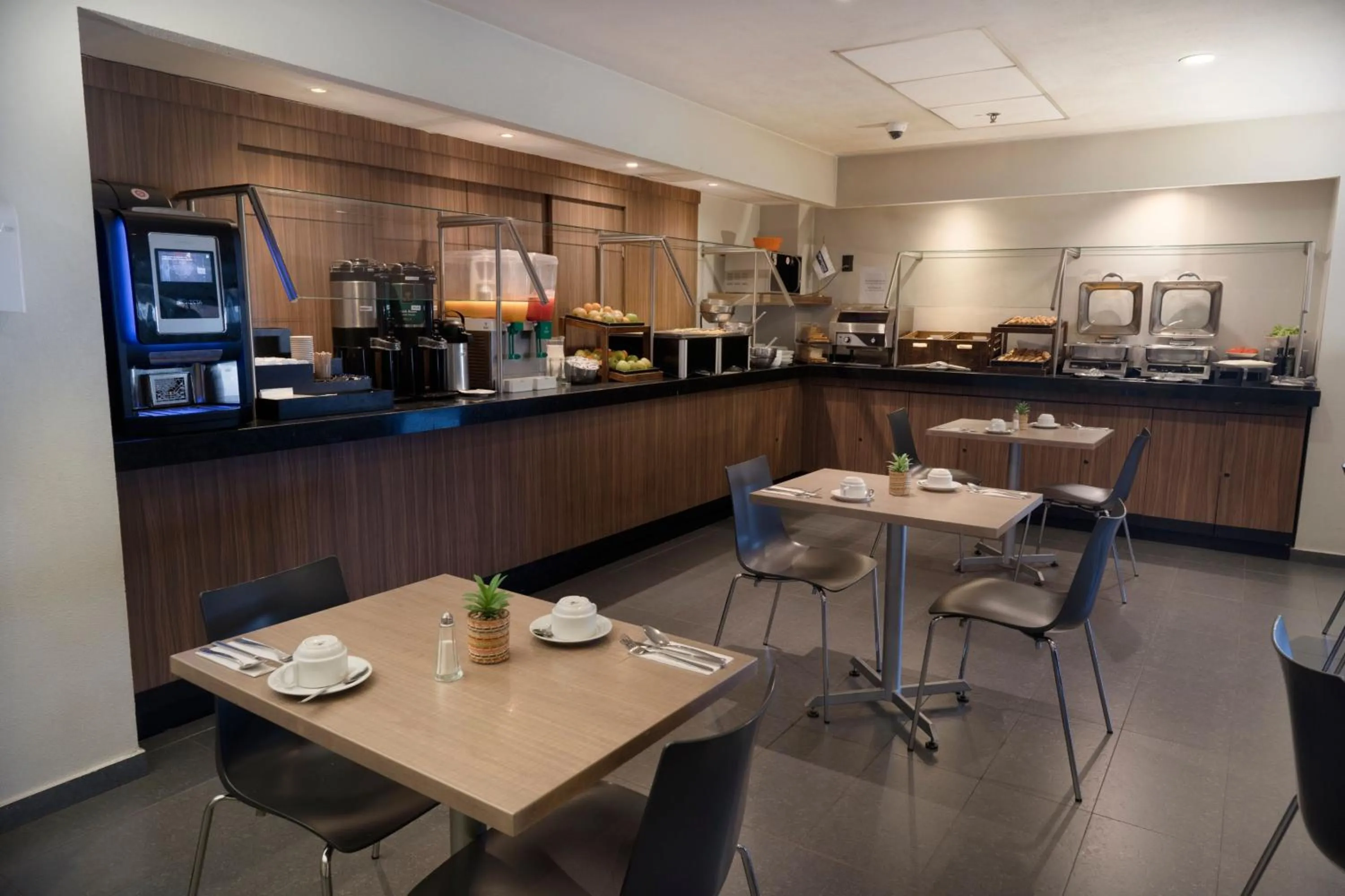 Breakfast in City Express by Marriott Santiago Aeropuerto