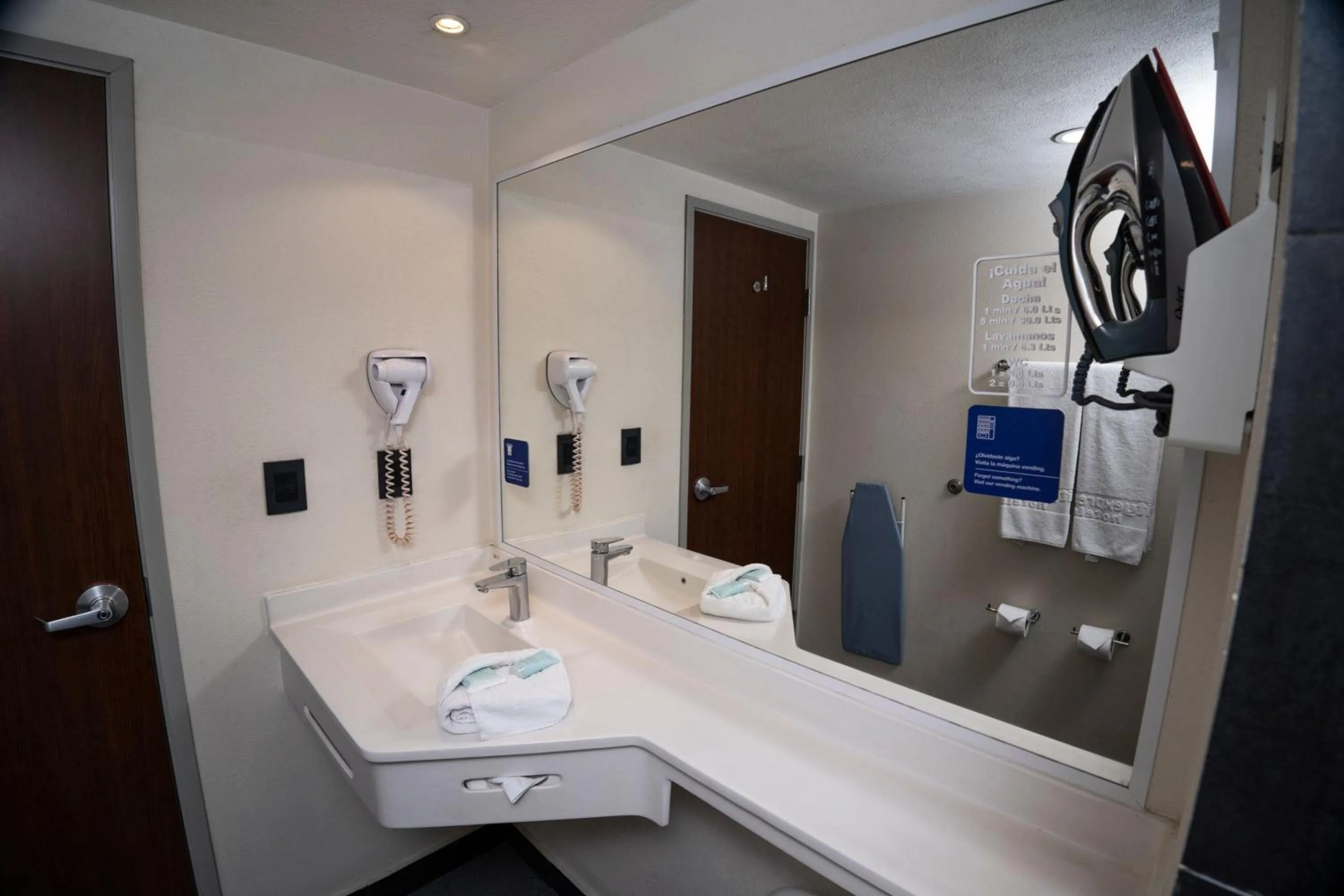 Bathroom in City Express by Marriott Santiago Aeropuerto