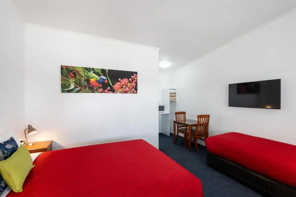 Bed in Royal Motel Tenterfield