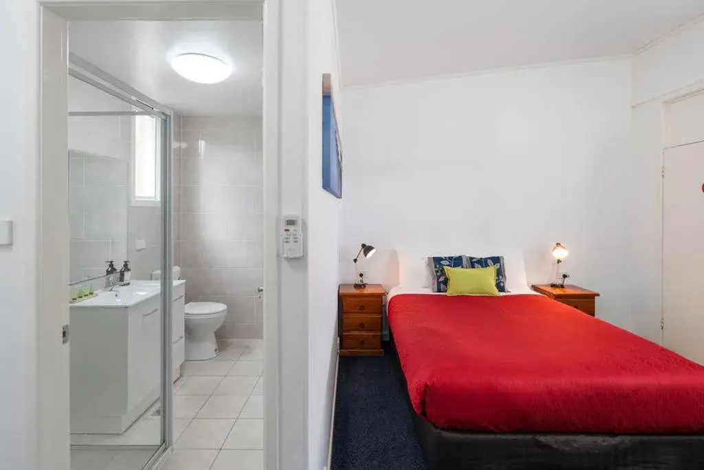 Superior Queen Room in Royal Motel Tenterfield Superior Queen Room in Royal Motel Tenterfield