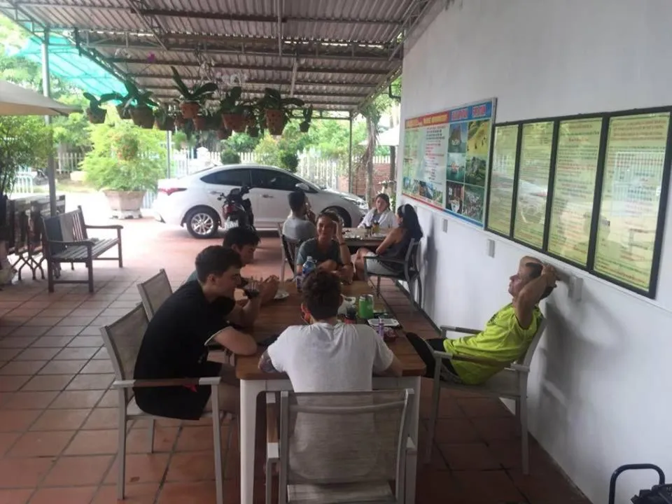 Restaurant/places to eat in Basil Homestay