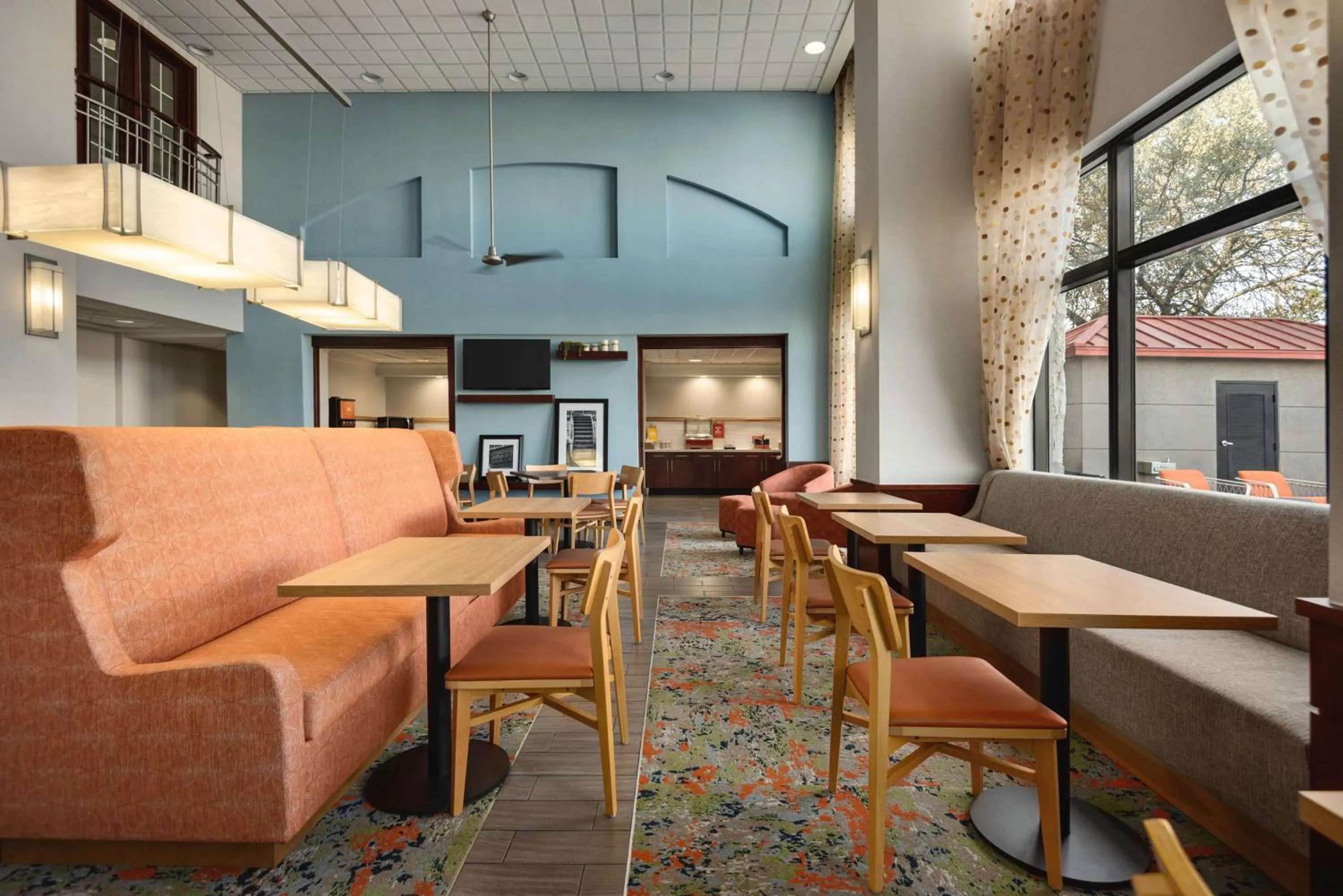 Breakfast in Hampton Inn & Suites San Marcos