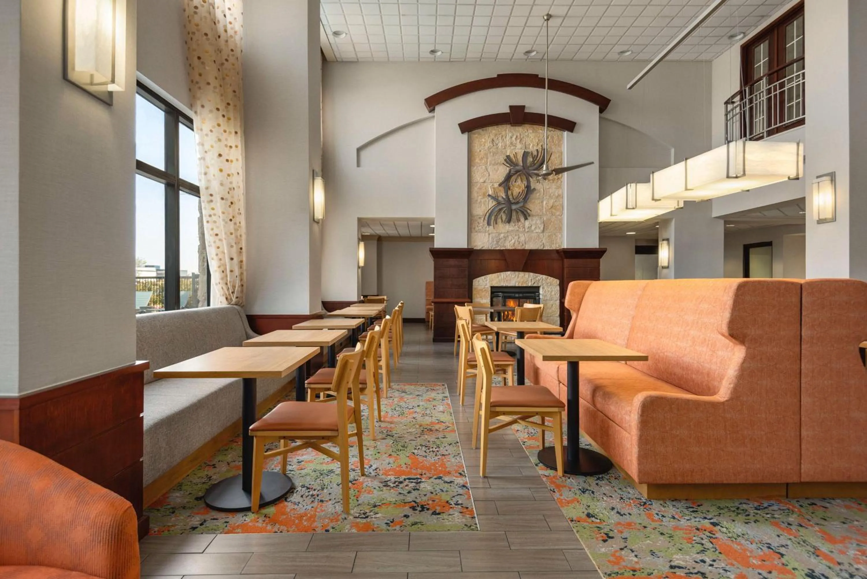 Lobby or reception in Hampton Inn & Suites San Marcos