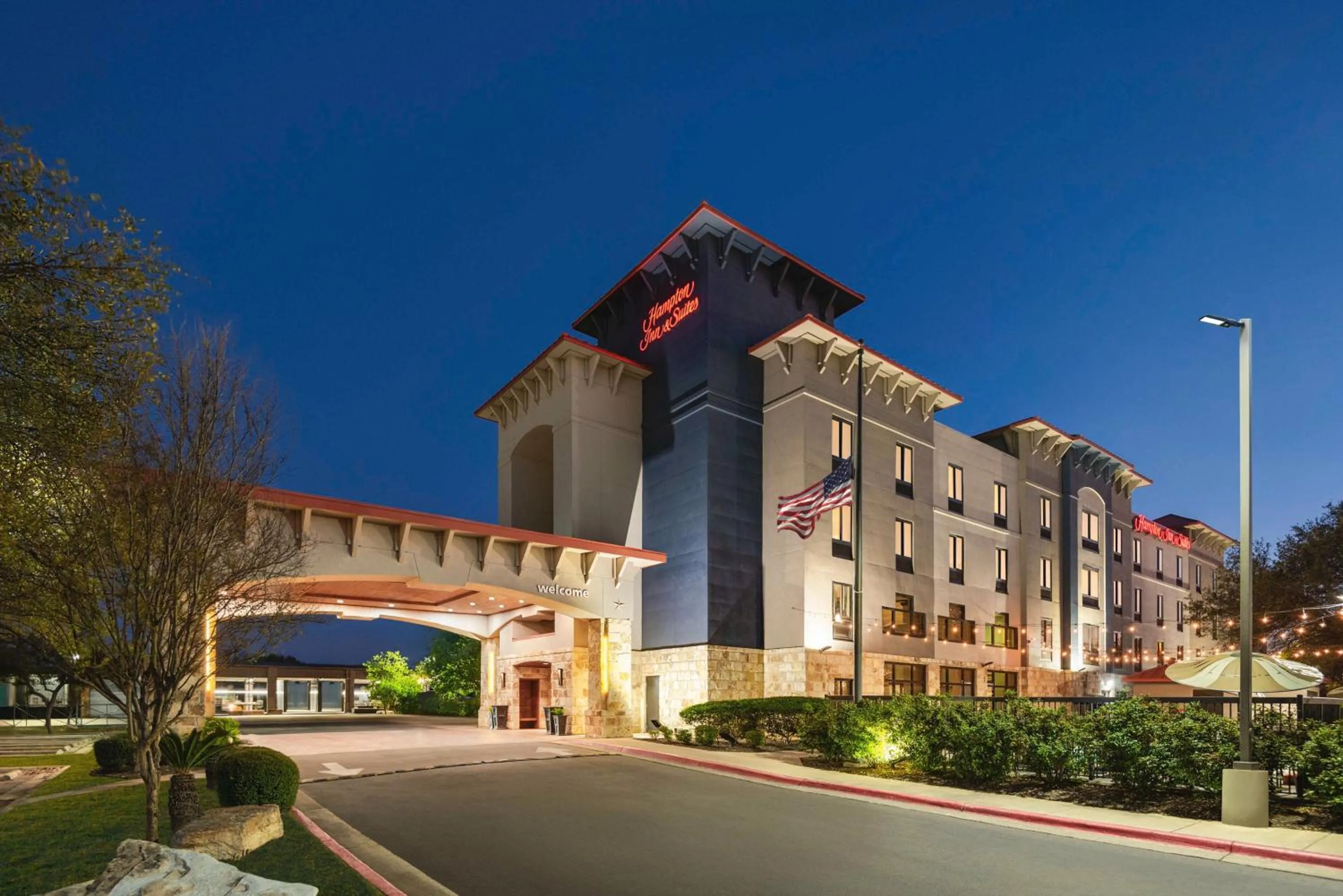 Property building in Hampton Inn & Suites San Marcos