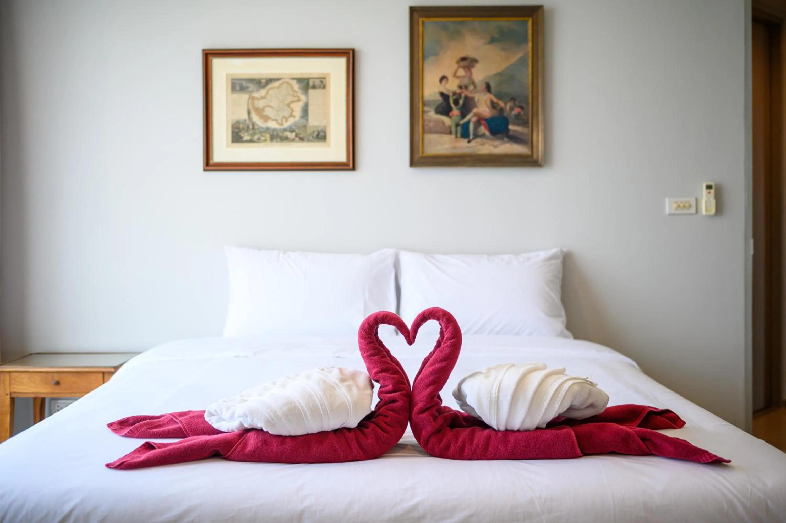 Bed in 6th Avenue Surin Beach - Official Account