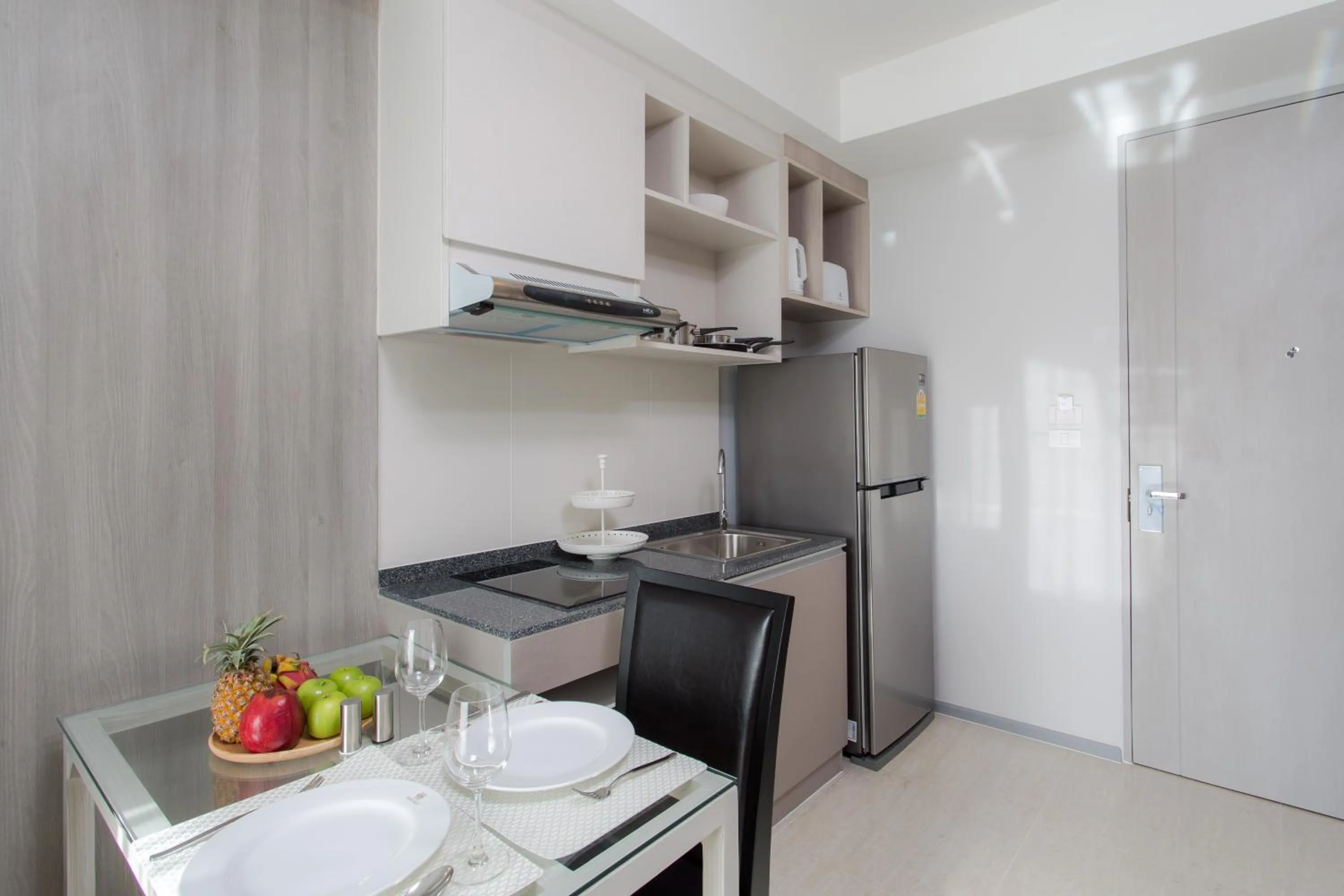 Dining area in 6th Avenue Surin Beach - Official Account