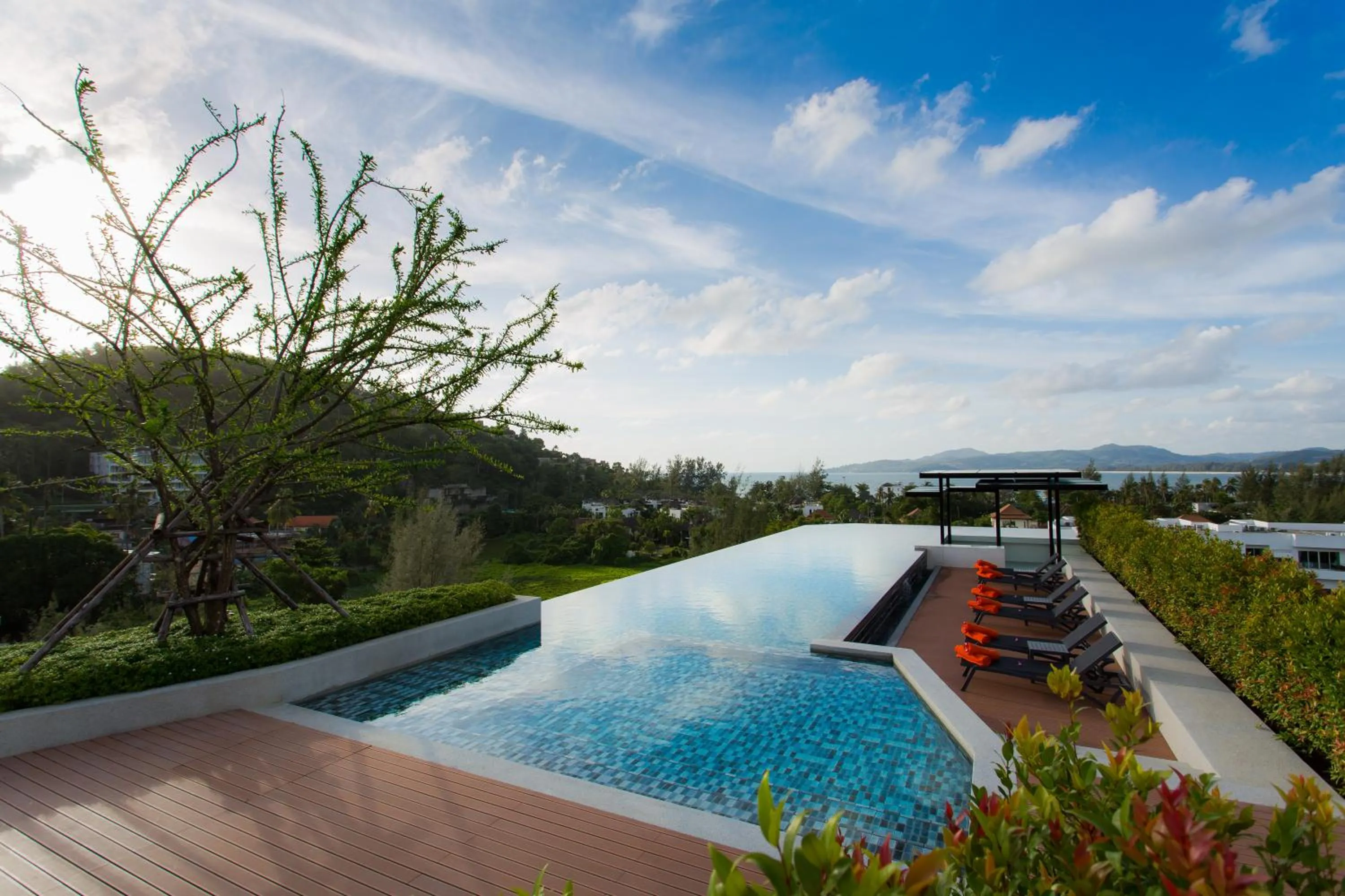  in 6th Avenue Surin Beach - Official Account