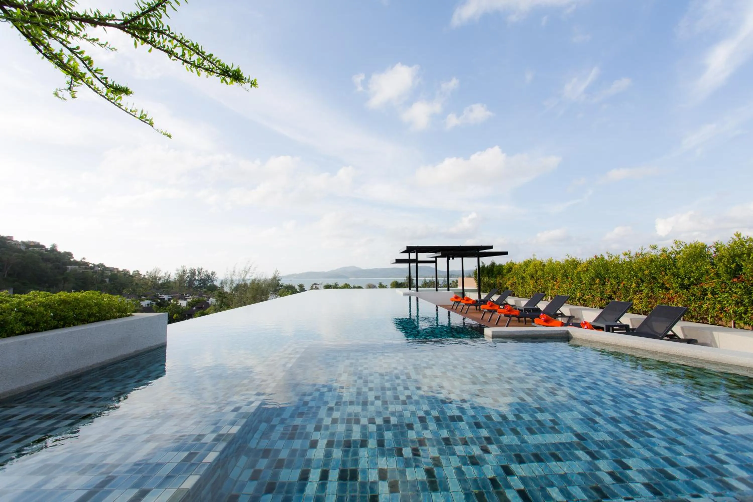  in 6th Avenue Surin Beach - Official Account