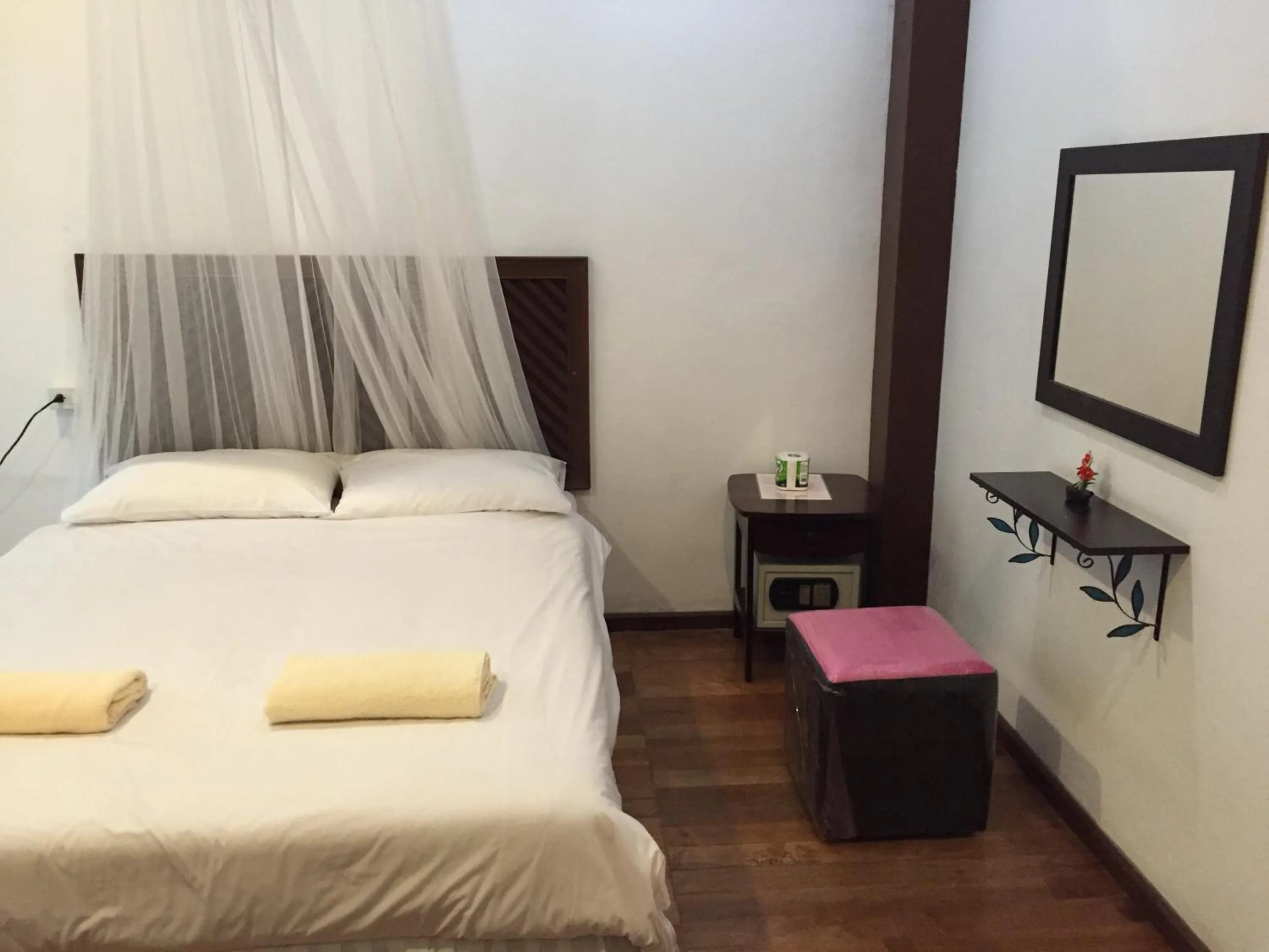 Bedroom, Bed in Nawaporn Place