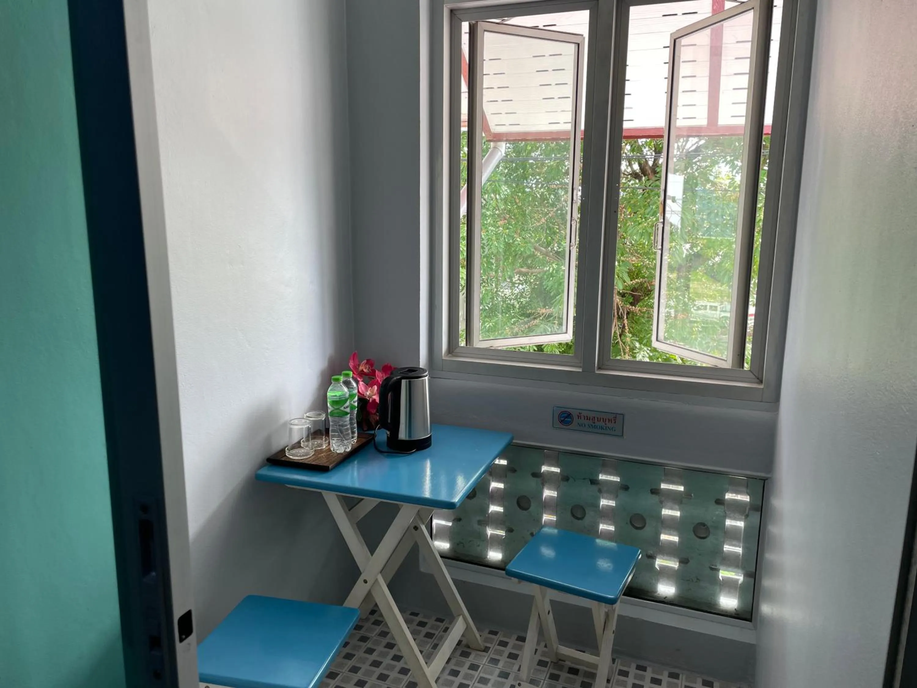 Dining area in Nawaporn Place