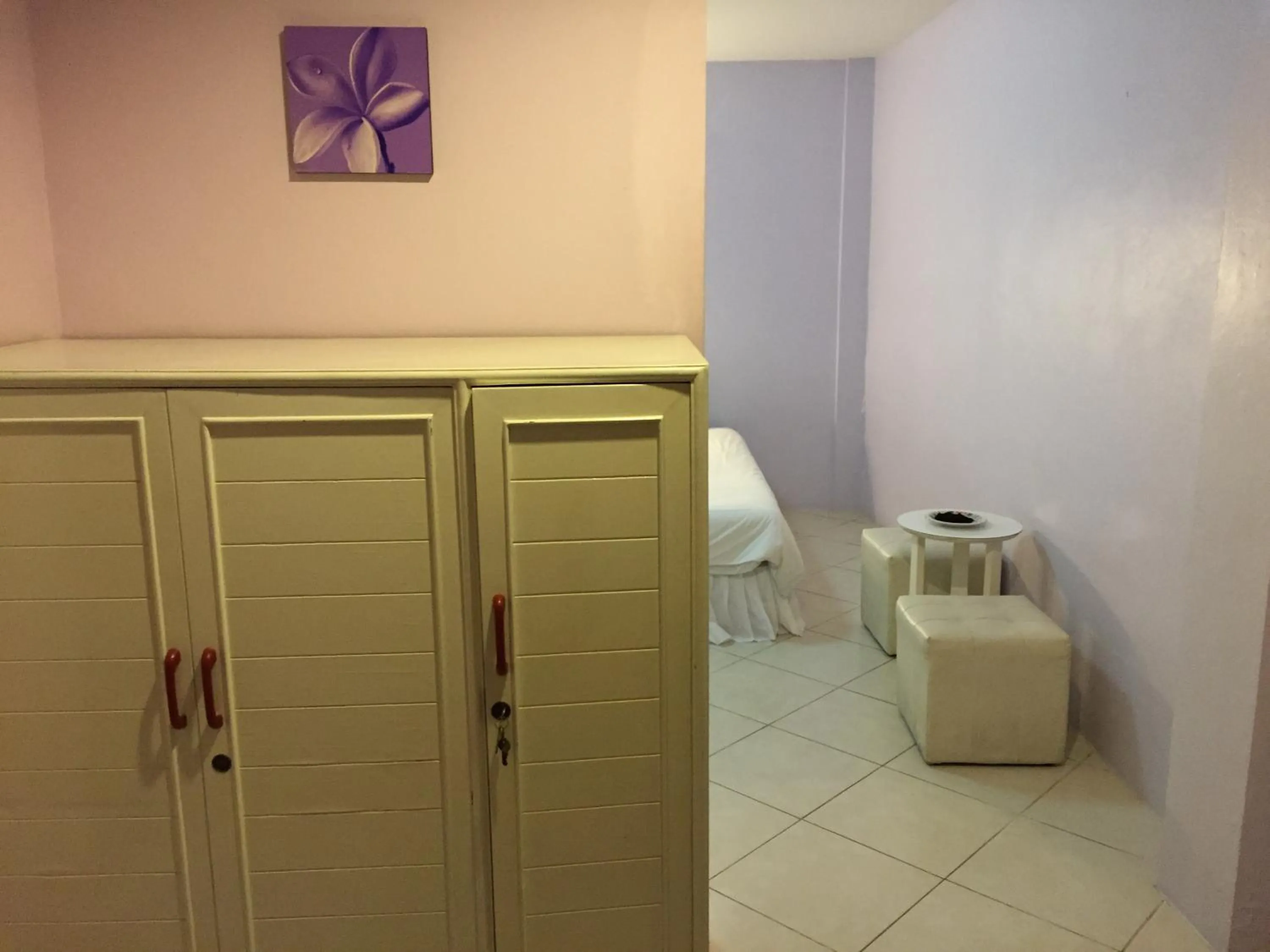 Dining area in Nawaporn Place