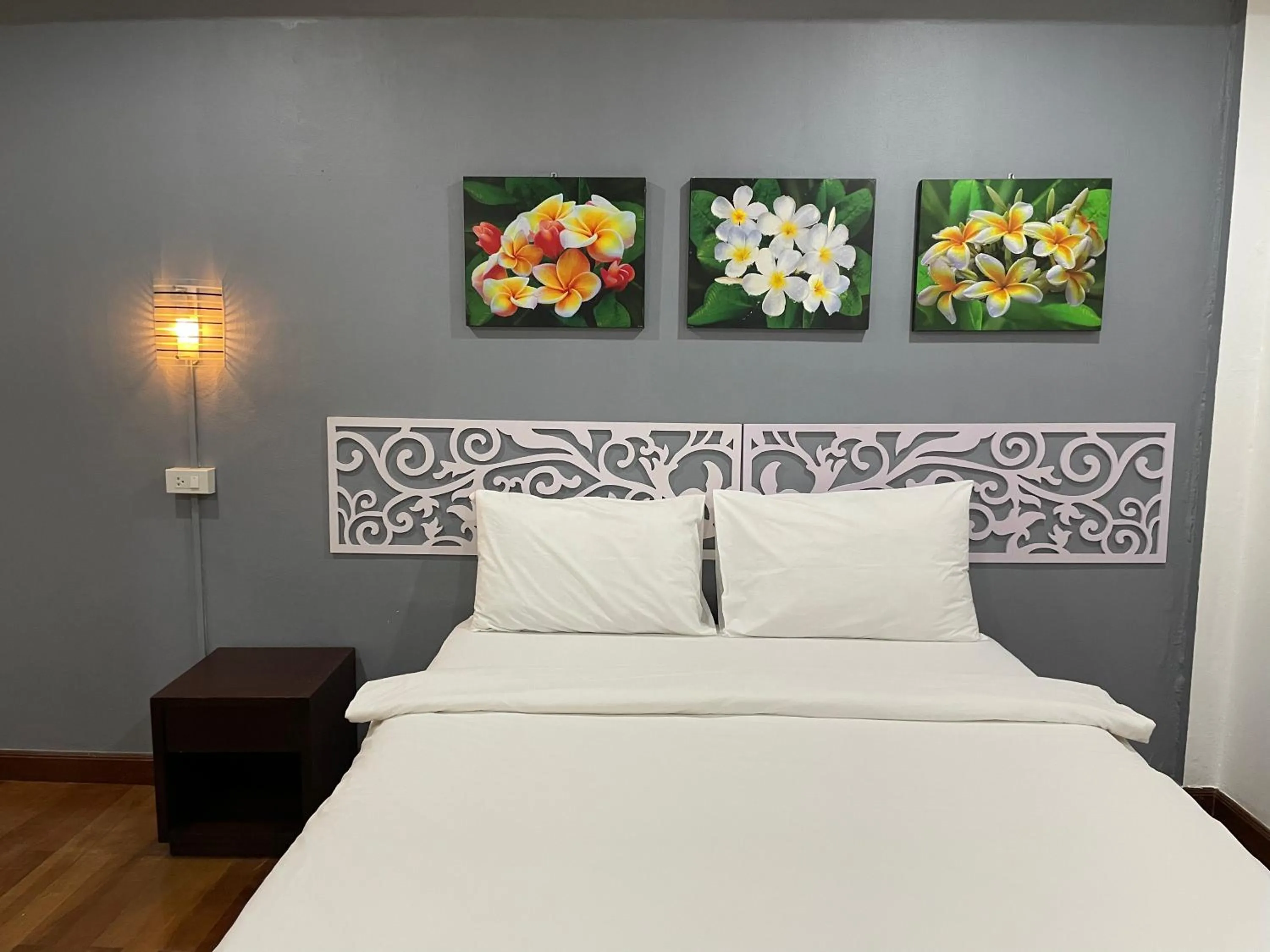 Bed in Nawaporn Place