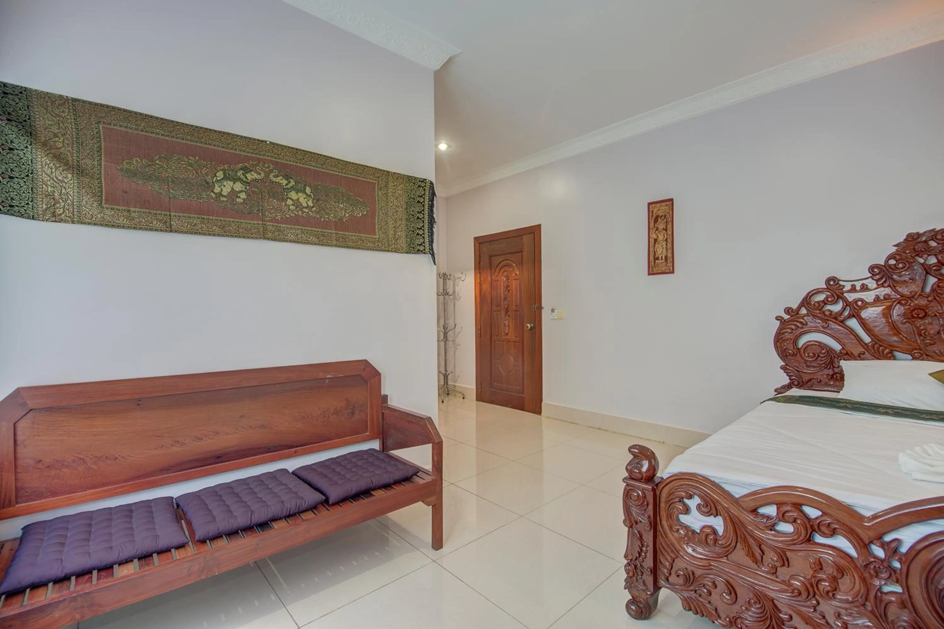 Photo of the whole room, Bed in DV Angkor Villa