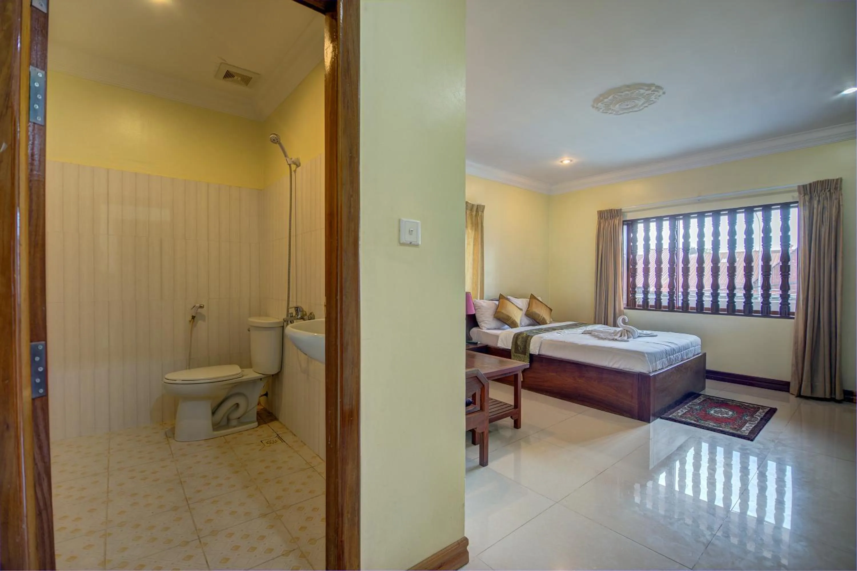 Photo of the whole room, Bed in DV Angkor Villa