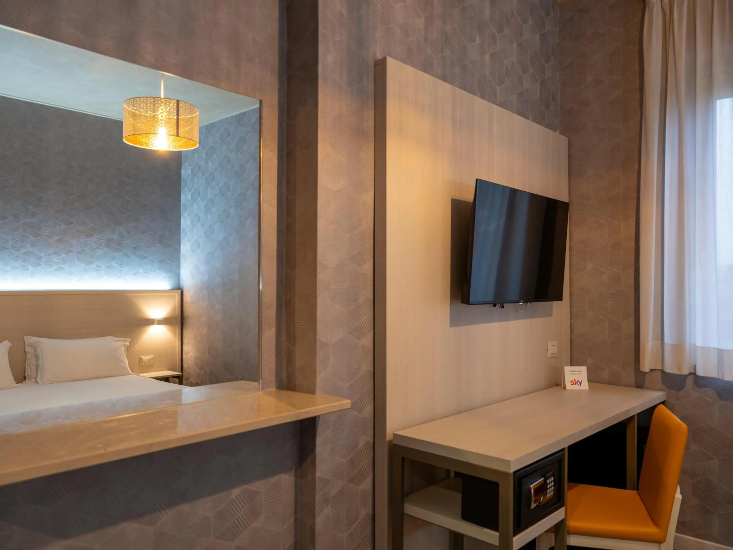 Photo of the whole room, Bed in Hotel Embassy