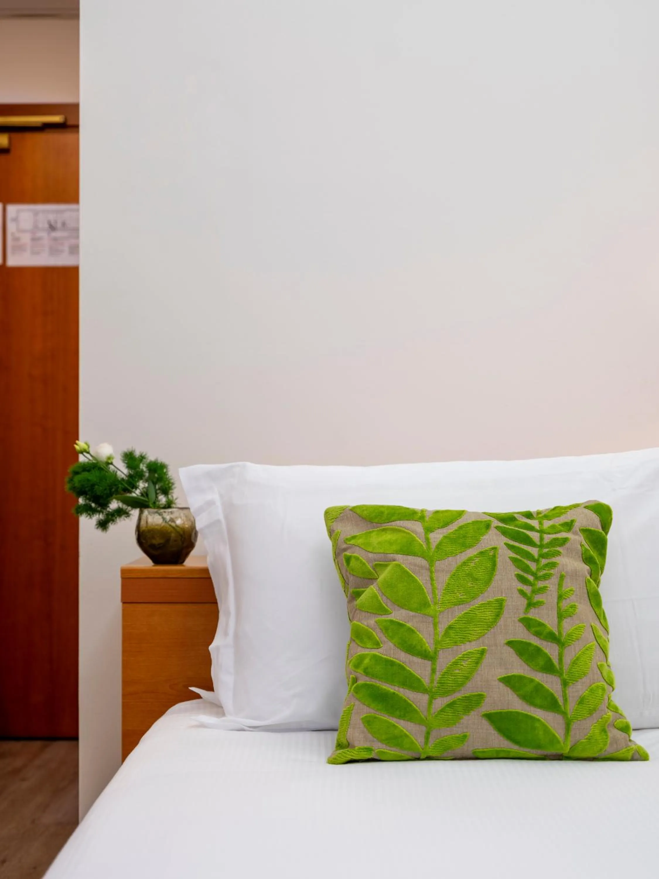 Bedroom, Bed in Hotel Embassy