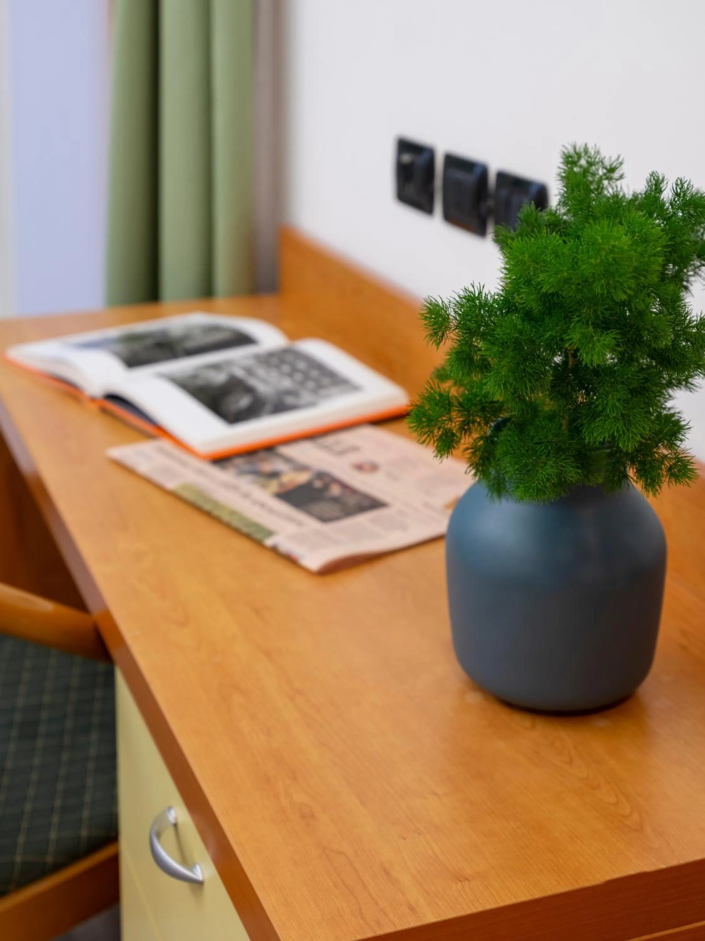 hair dresser in Hotel Embassy