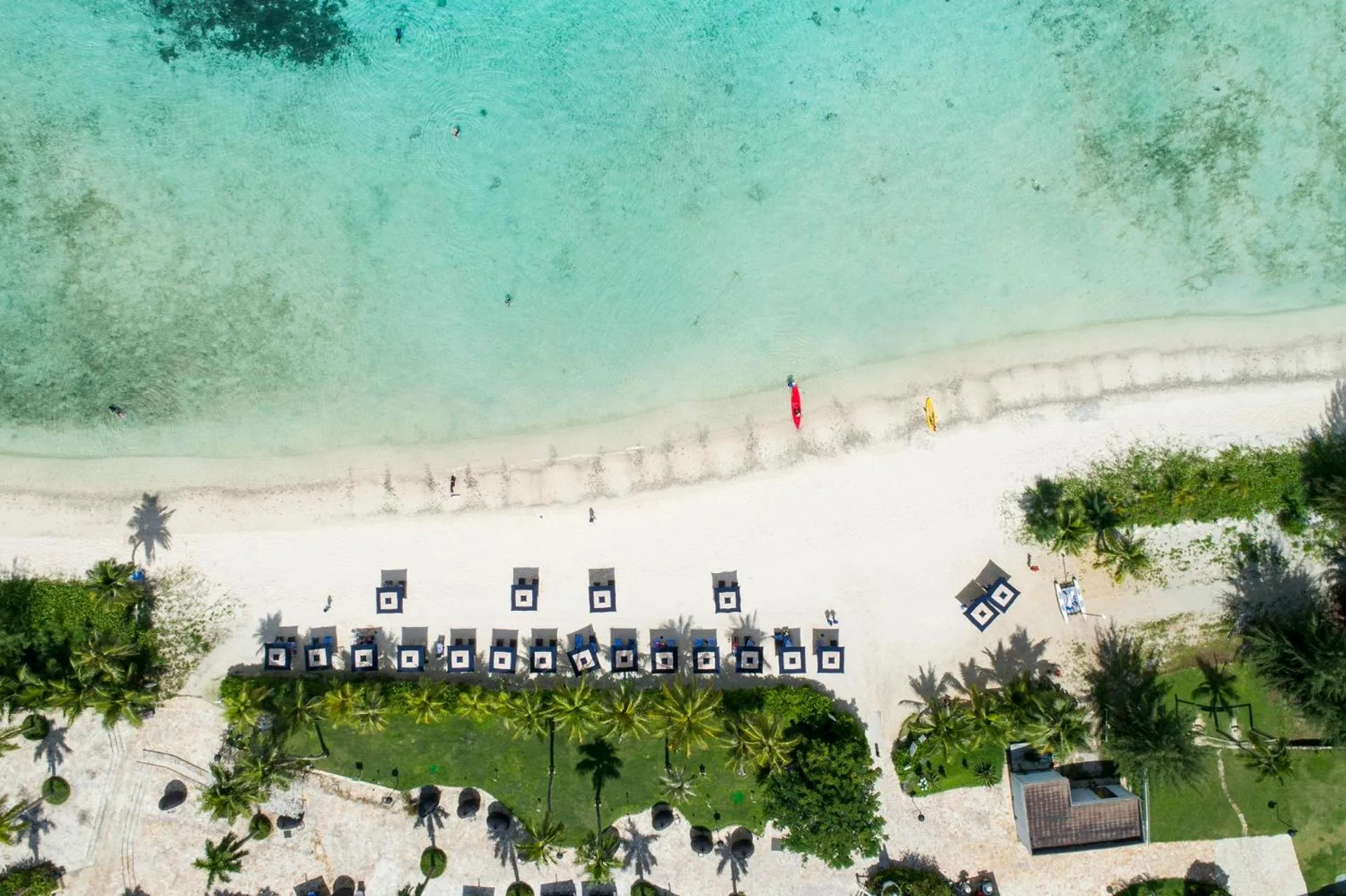 Beach in Kensington Hotel Saipan