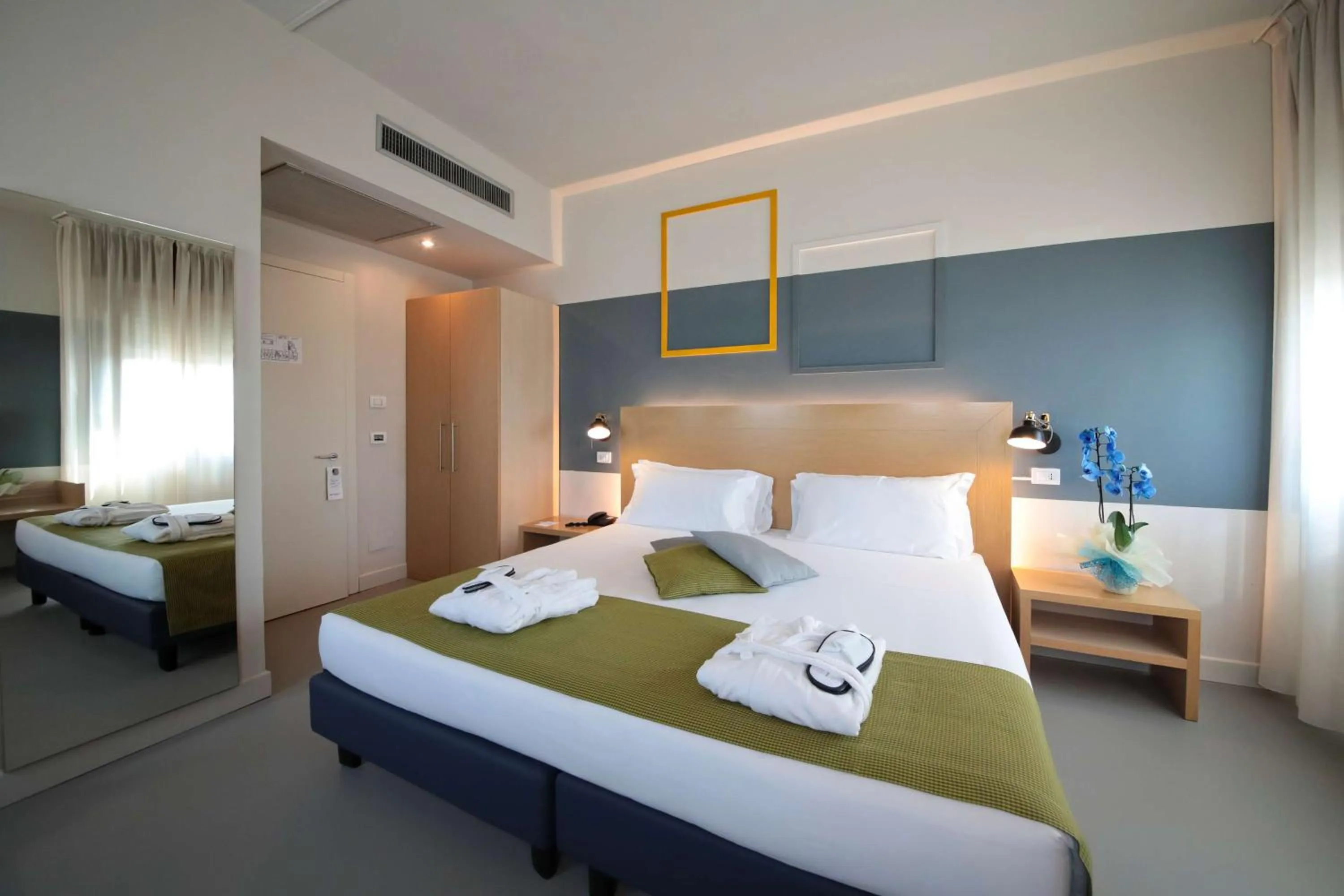 Photo of the whole room, Bed in Best Western Hotel Cristallo Mantova