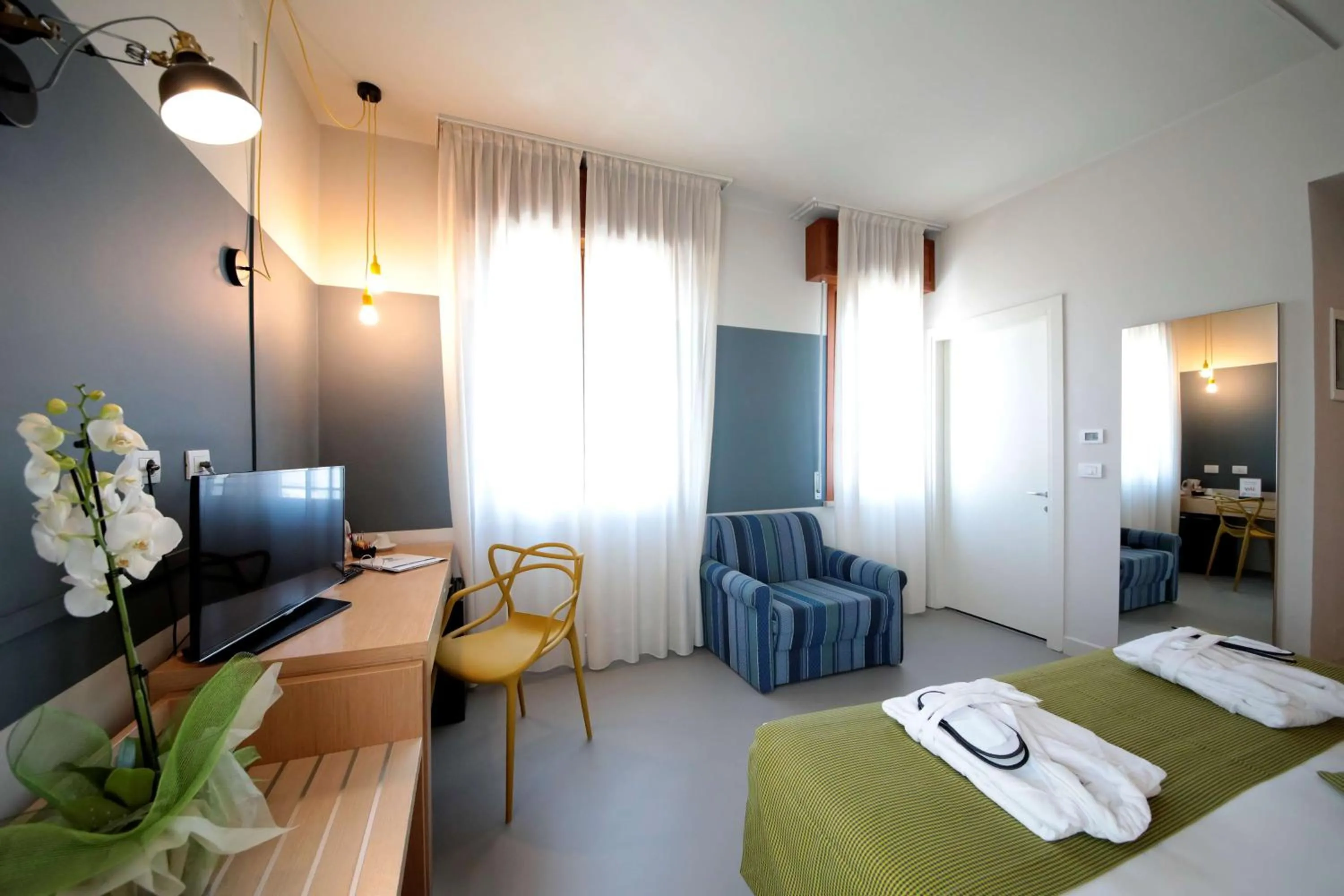 Photo of the whole room, Bed in Best Western Hotel Cristallo Mantova