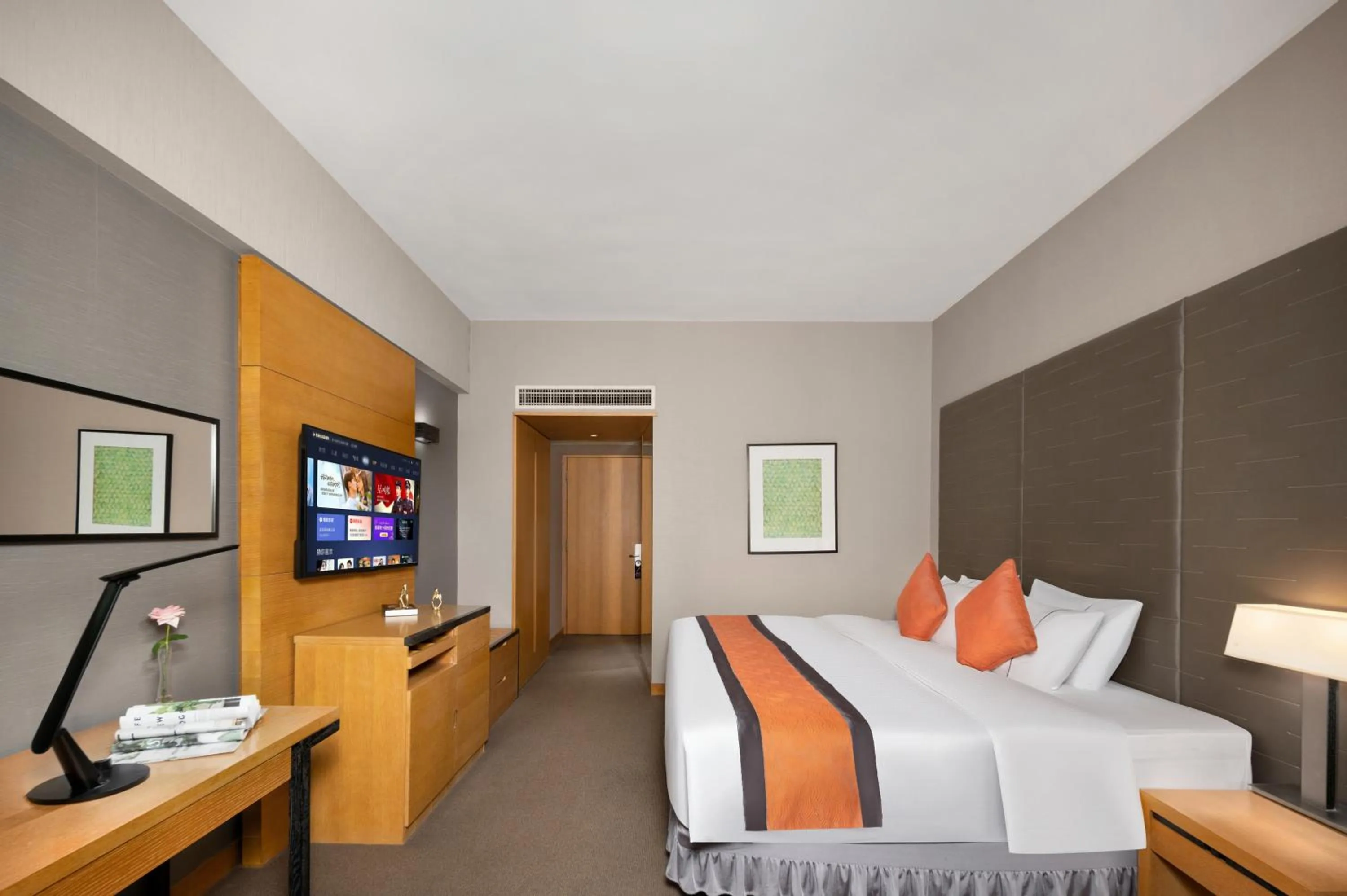 Bed in Jianguo Hotel Guangzhou