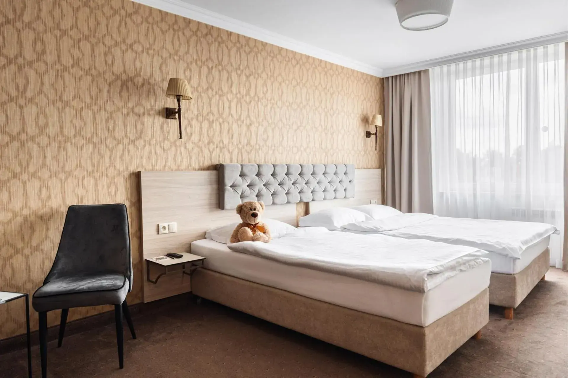 Deluxe Studio (4 Adults) - single occupancy in Hotel Podlasie Deluxe Studio (4 Adults) - single occupancy in Hotel Podlasie