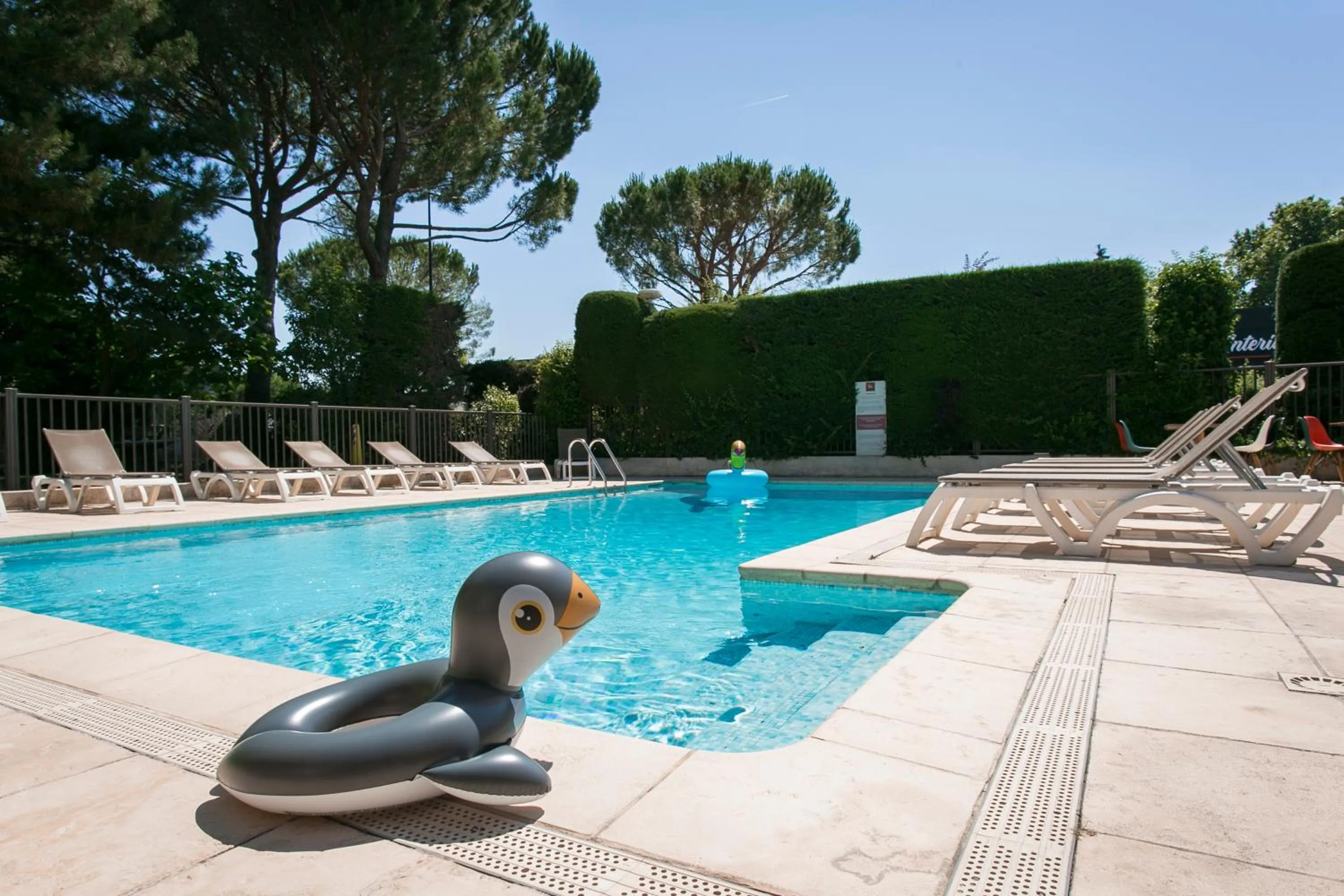Swimming pool in ibis Avignon Sud