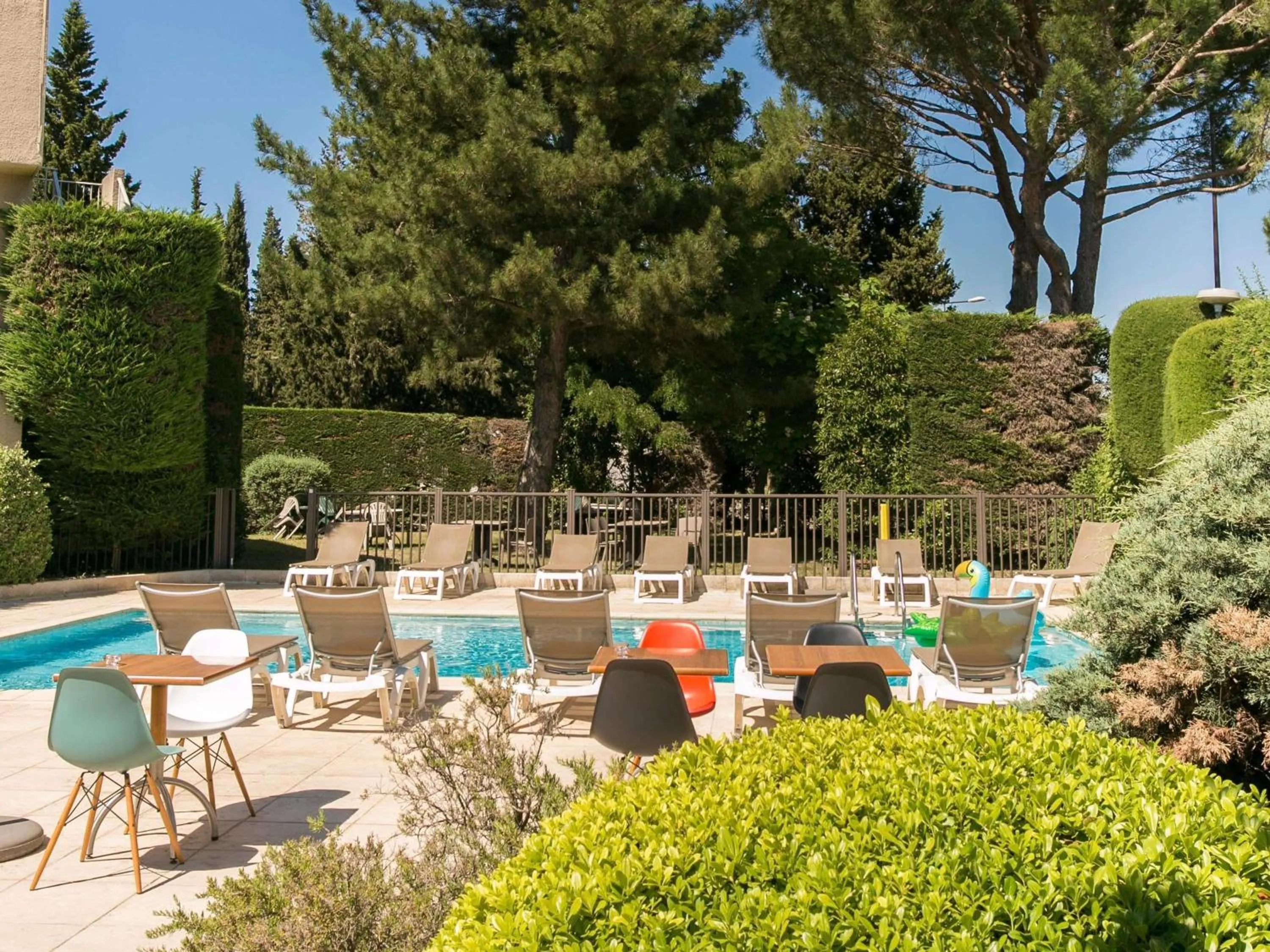 Property building in ibis Avignon Sud