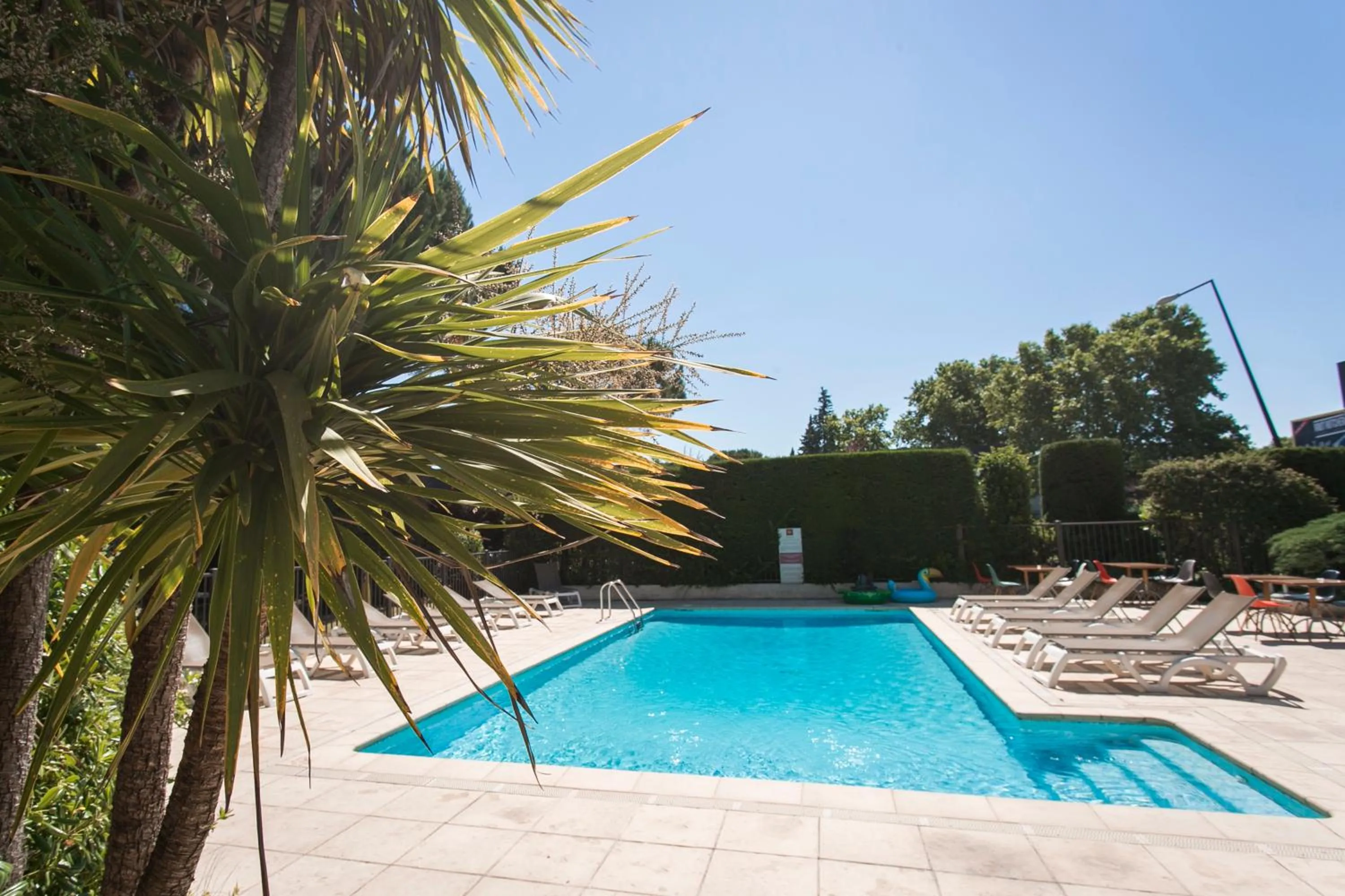 Pool view in ibis Avignon Sud