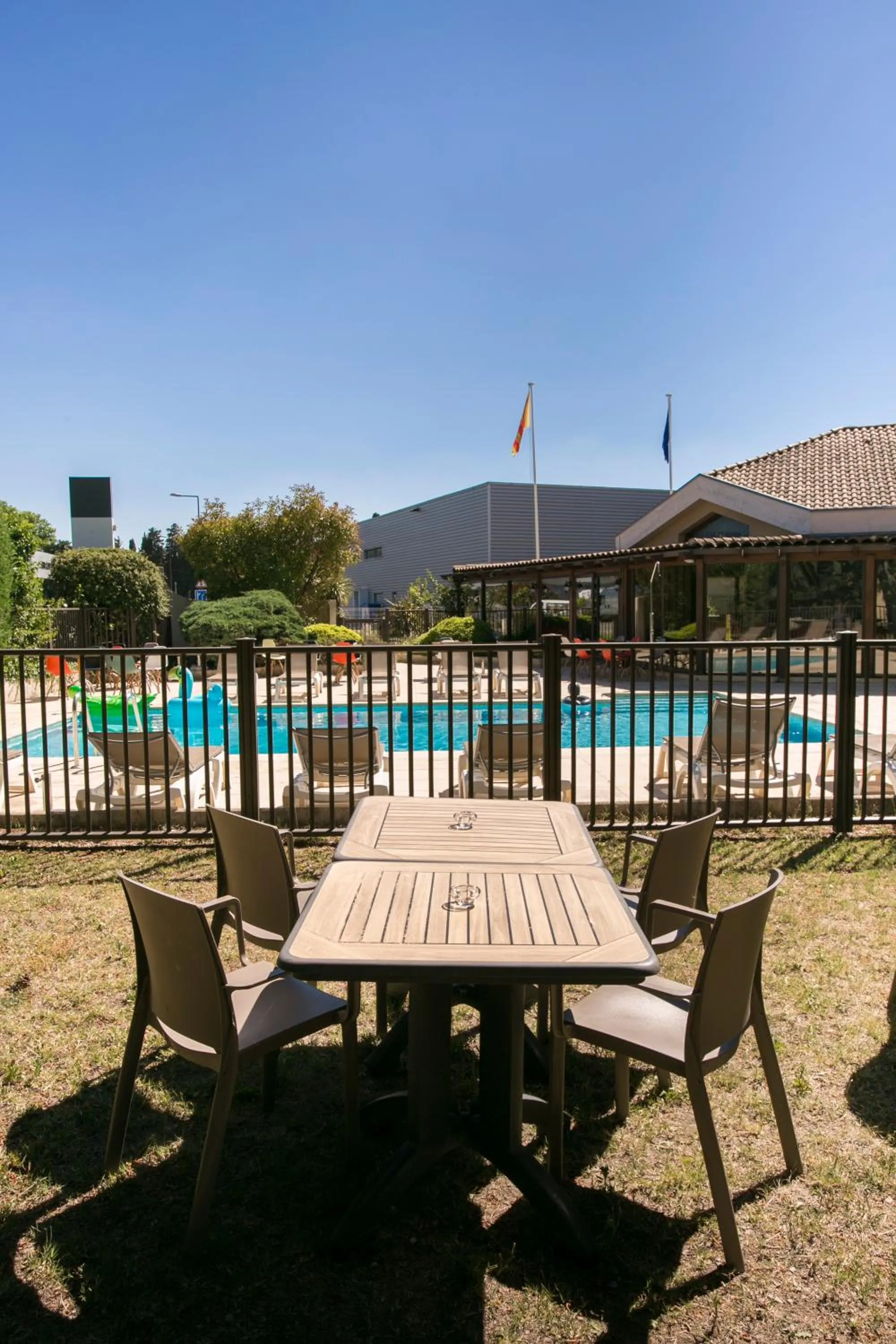 Patio in ibis Avignon Sud