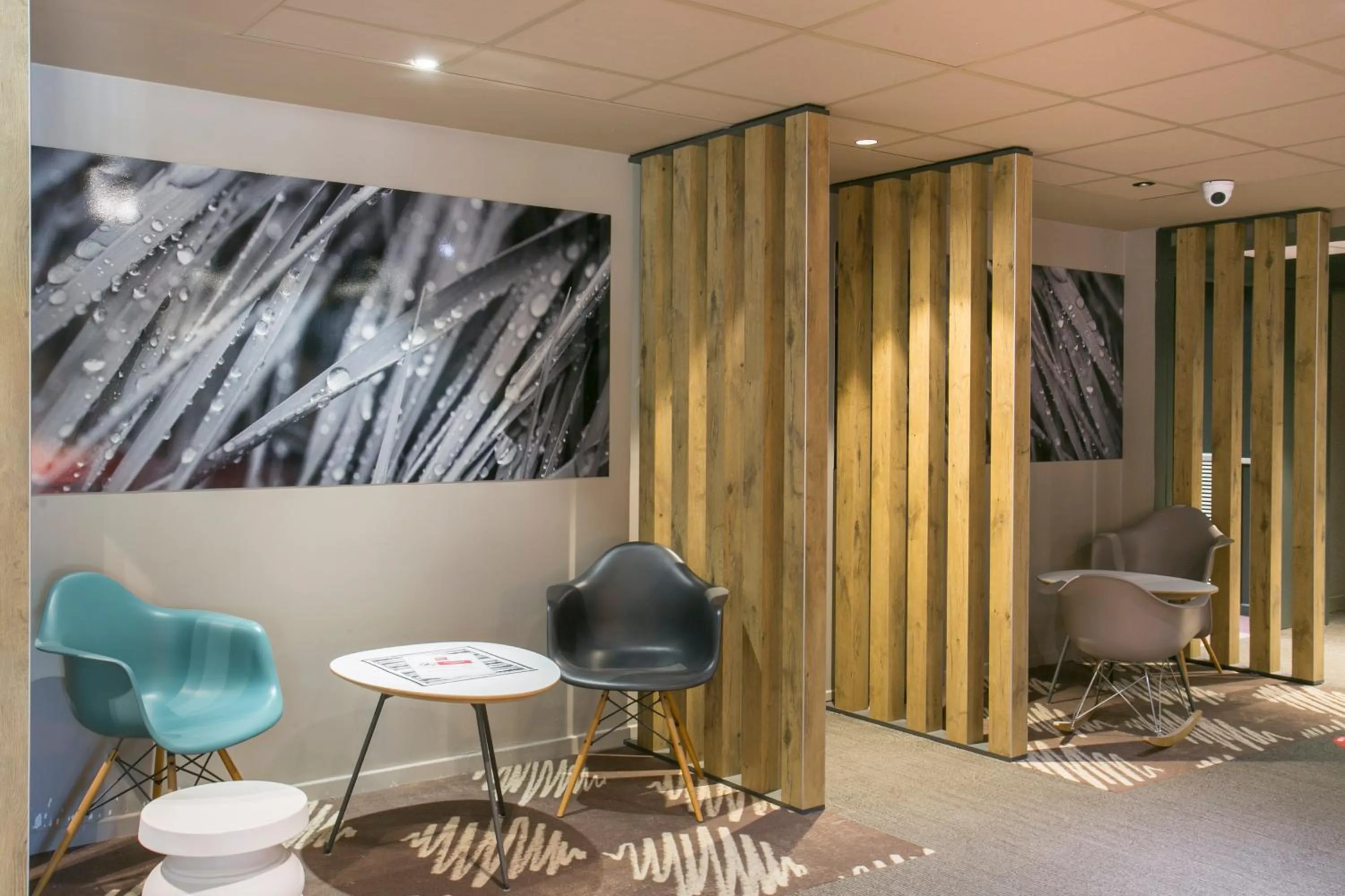 Seating area in ibis Avignon Sud