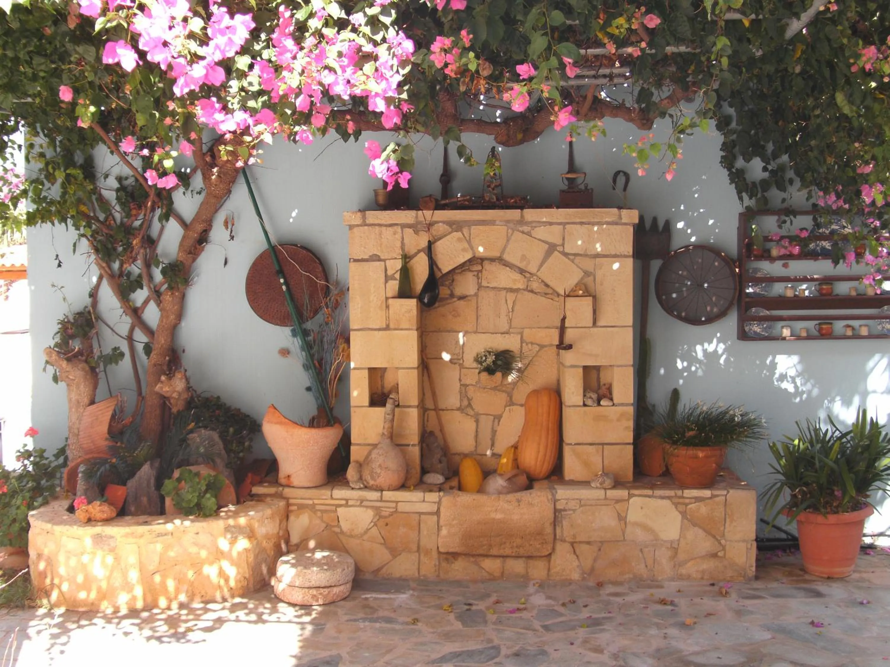 Lia Sofia Apartments