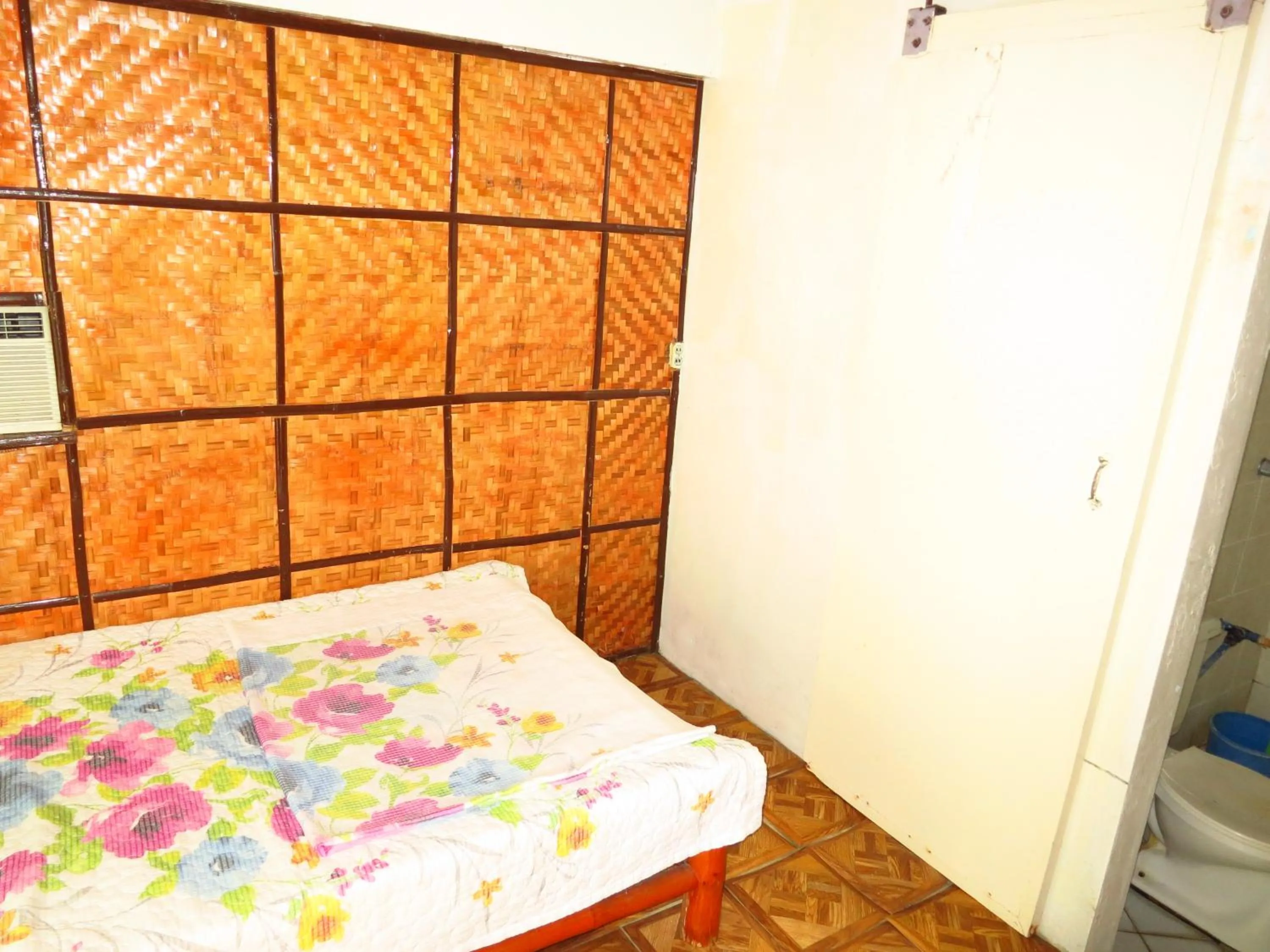 Bed in Anilao Scuba Dive Center (ASDC)