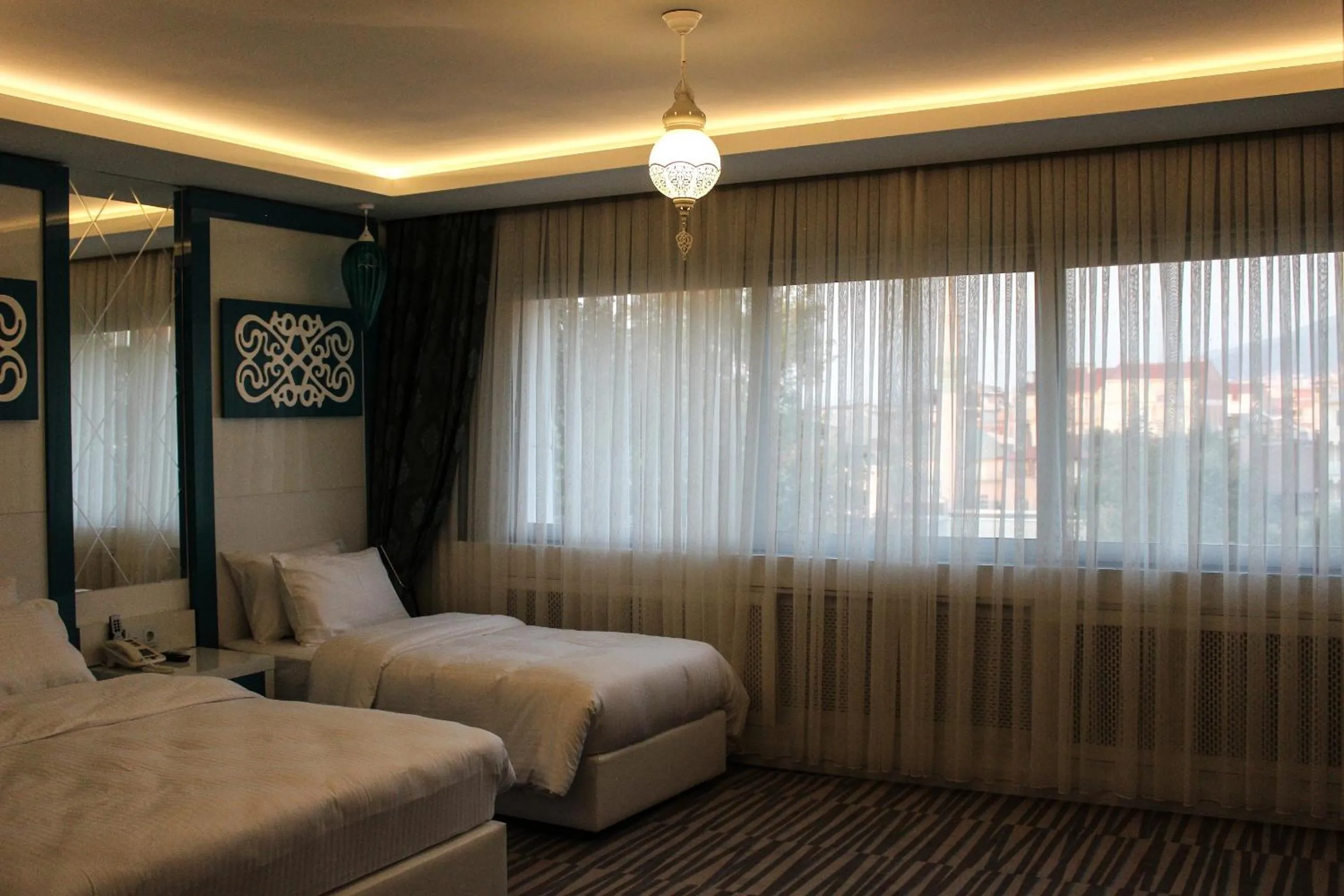 Photo of the whole room, Bed in Grand Bursa Hotel