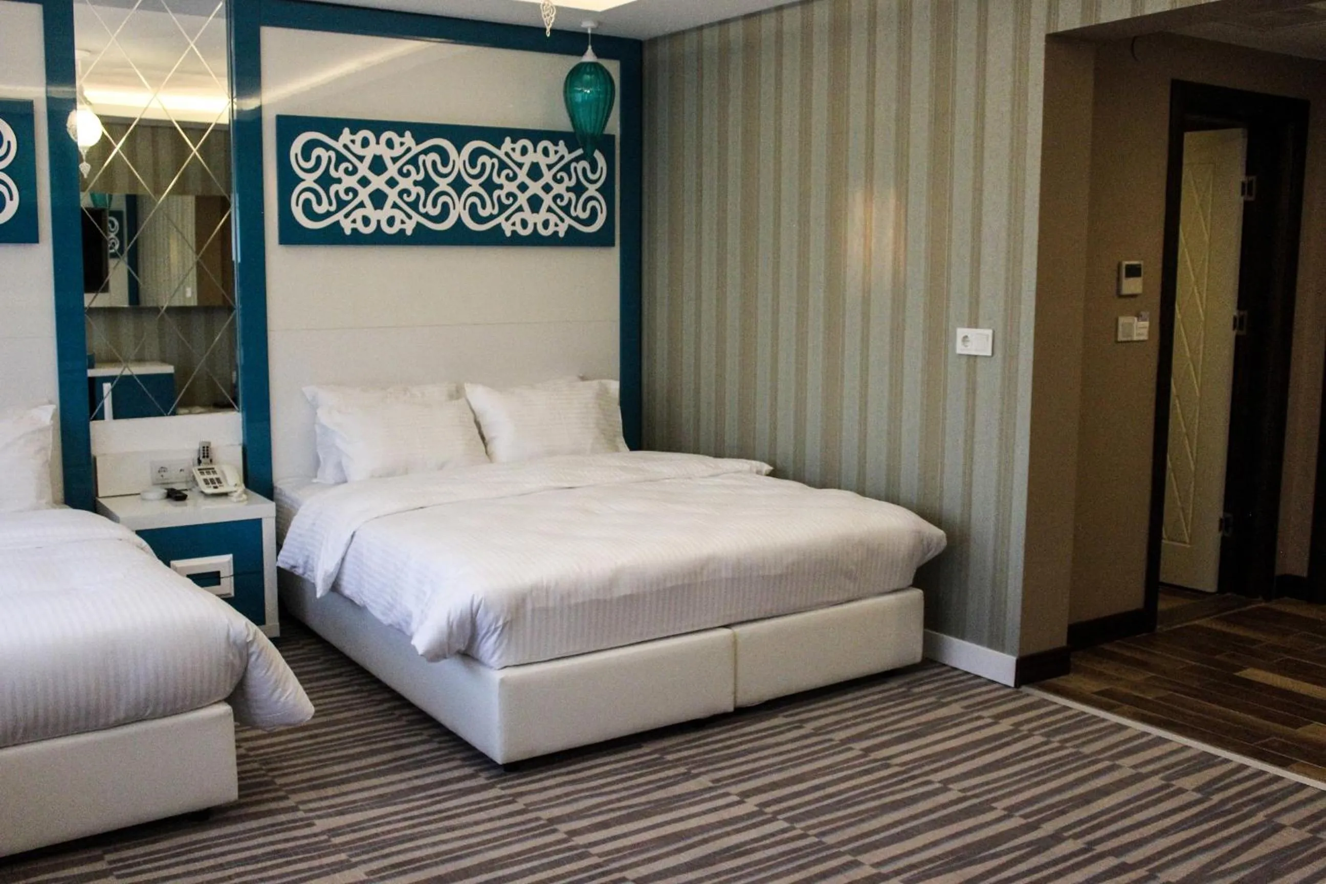 Photo of the whole room, Bed in Grand Bursa Hotel