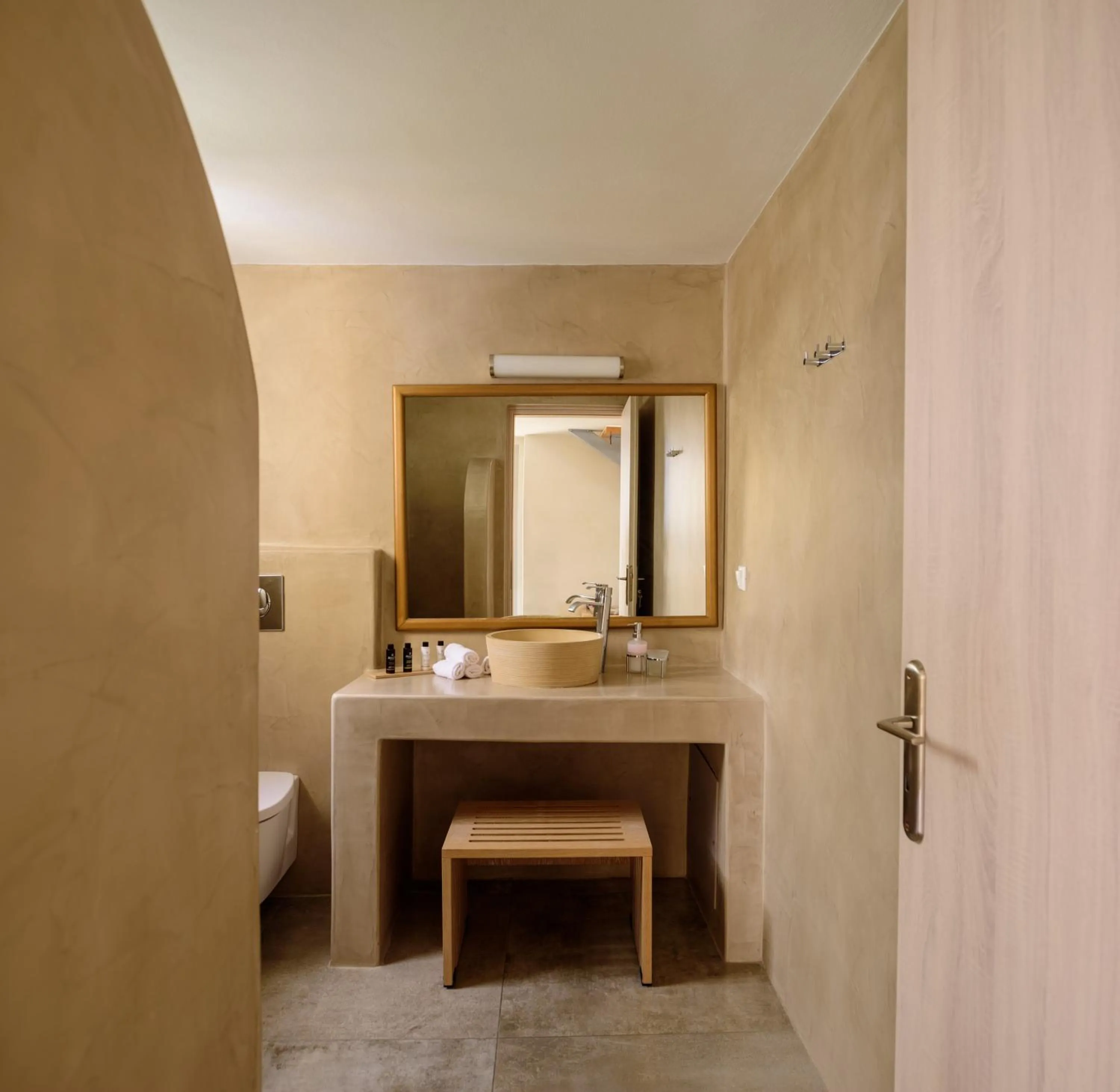 Bathroom in Aliter Suites