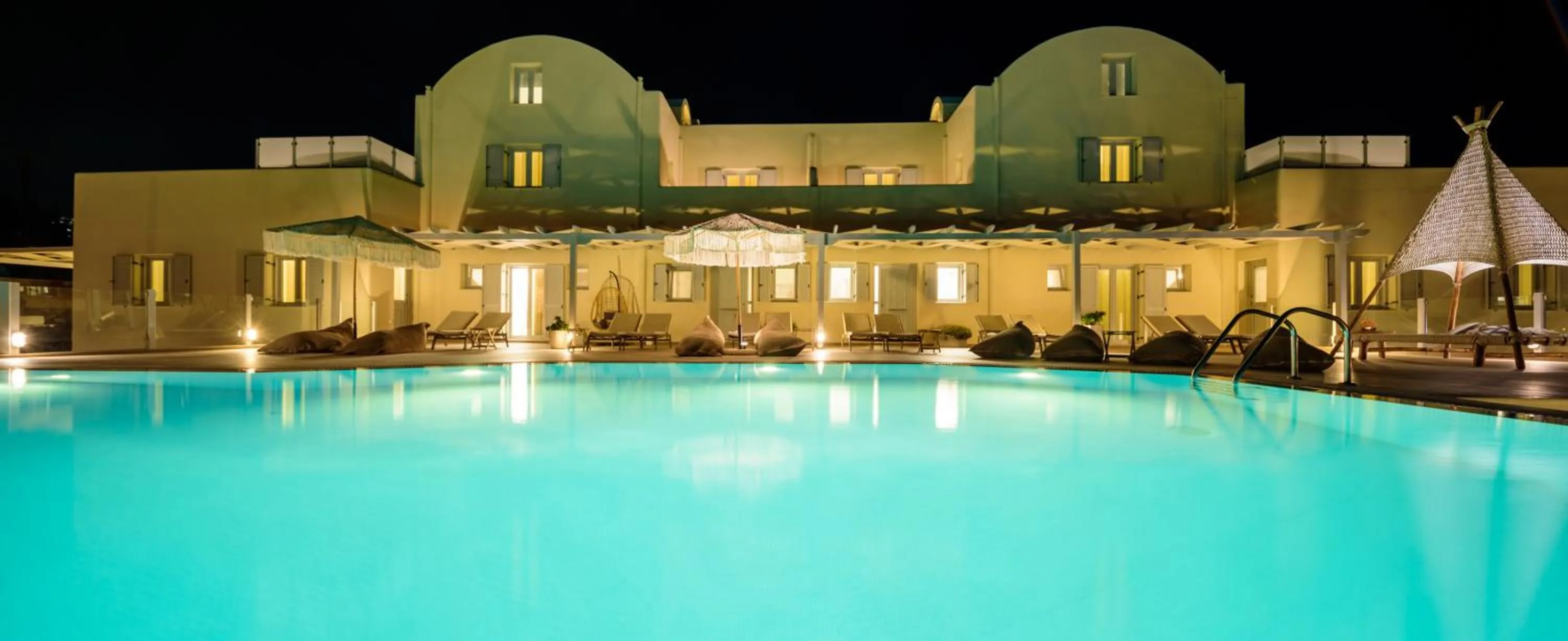 Swimming pool in Aliter Suites