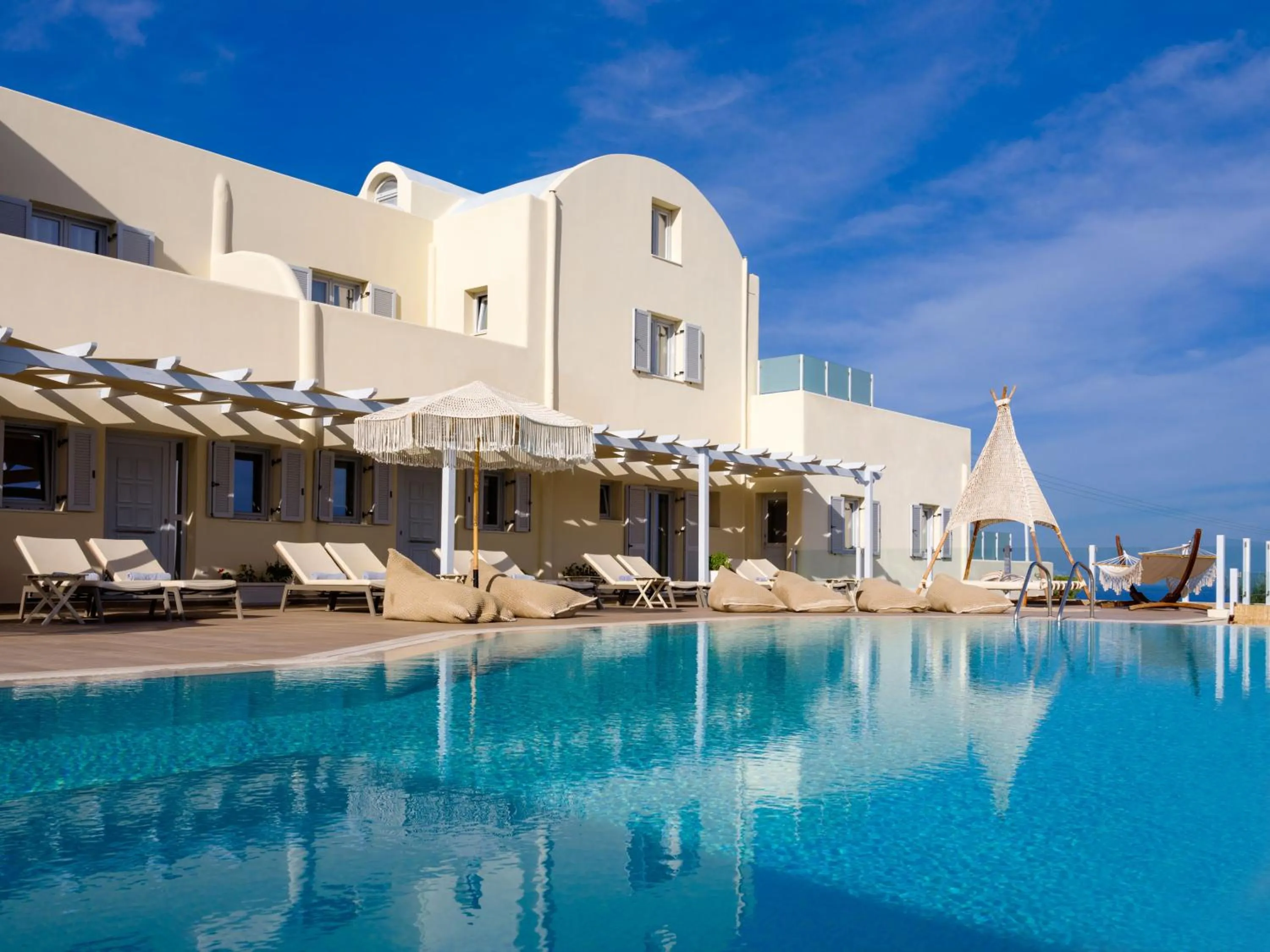 Swimming pool in Aliter Suites