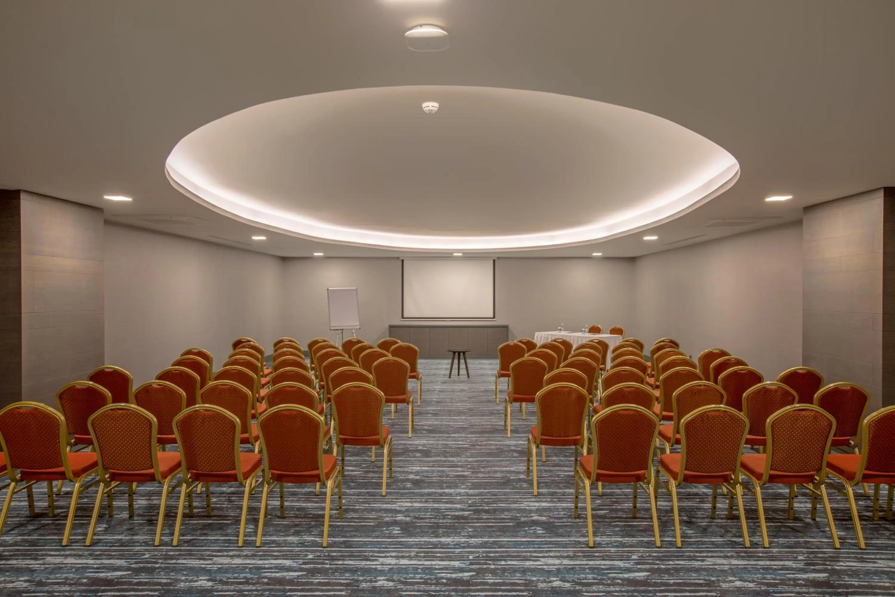 Meeting/conference room in Royal Seginus