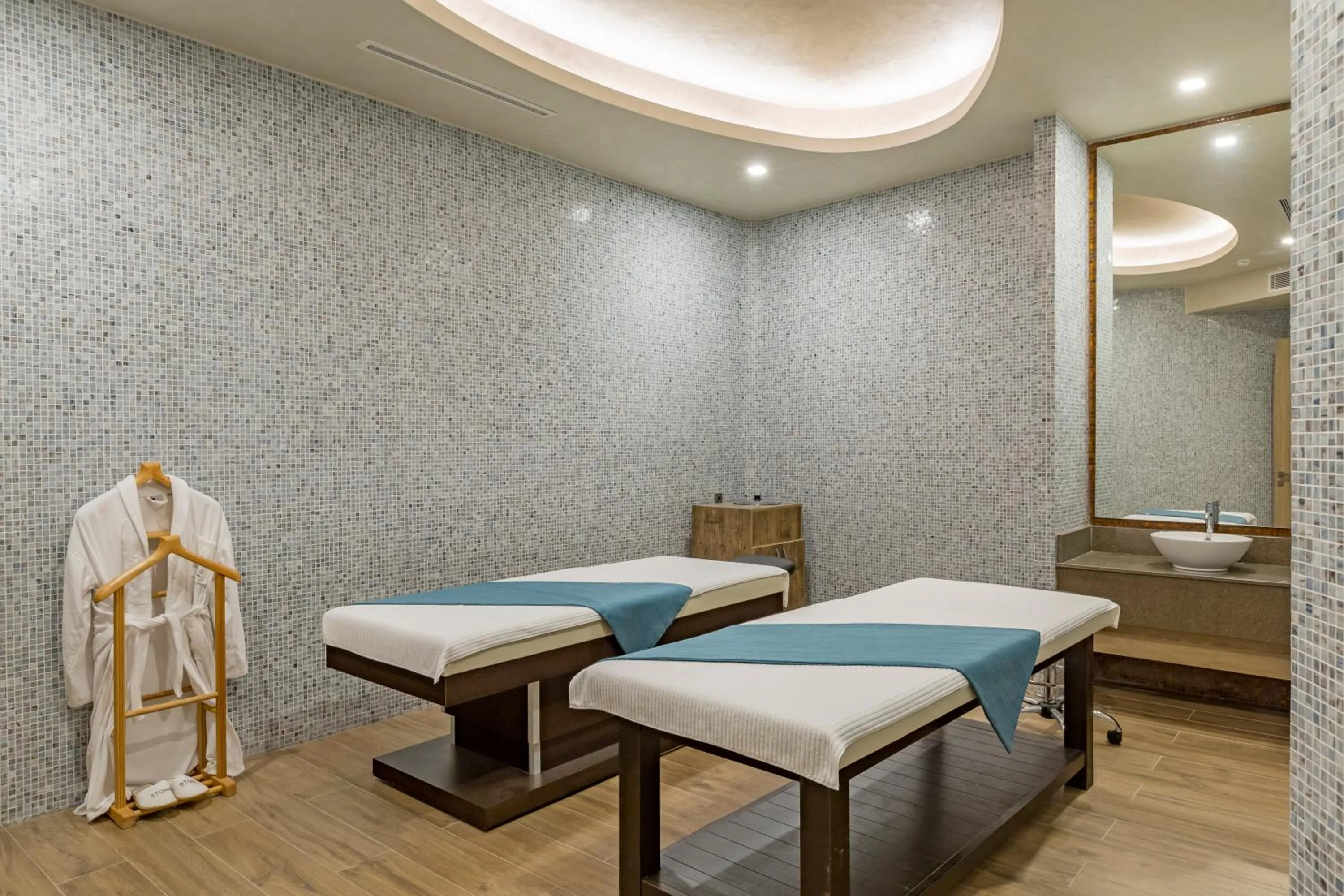 Spa and wellness centre/facilities in Royal Seginus