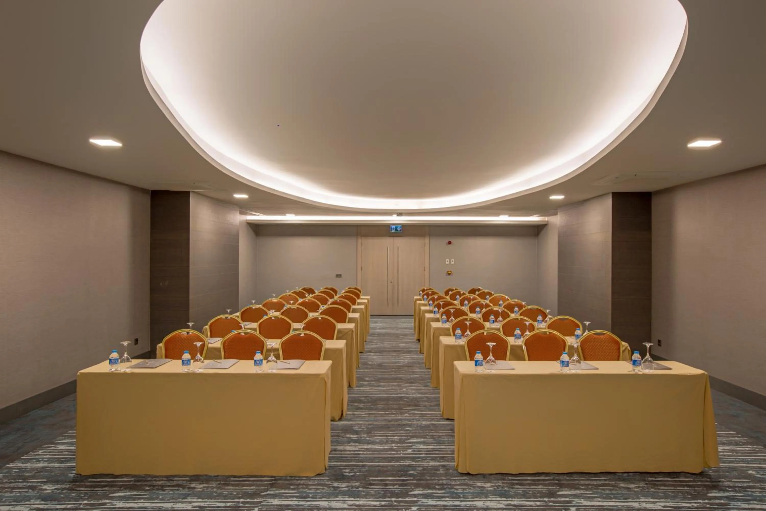 Meeting/conference room in Royal Seginus