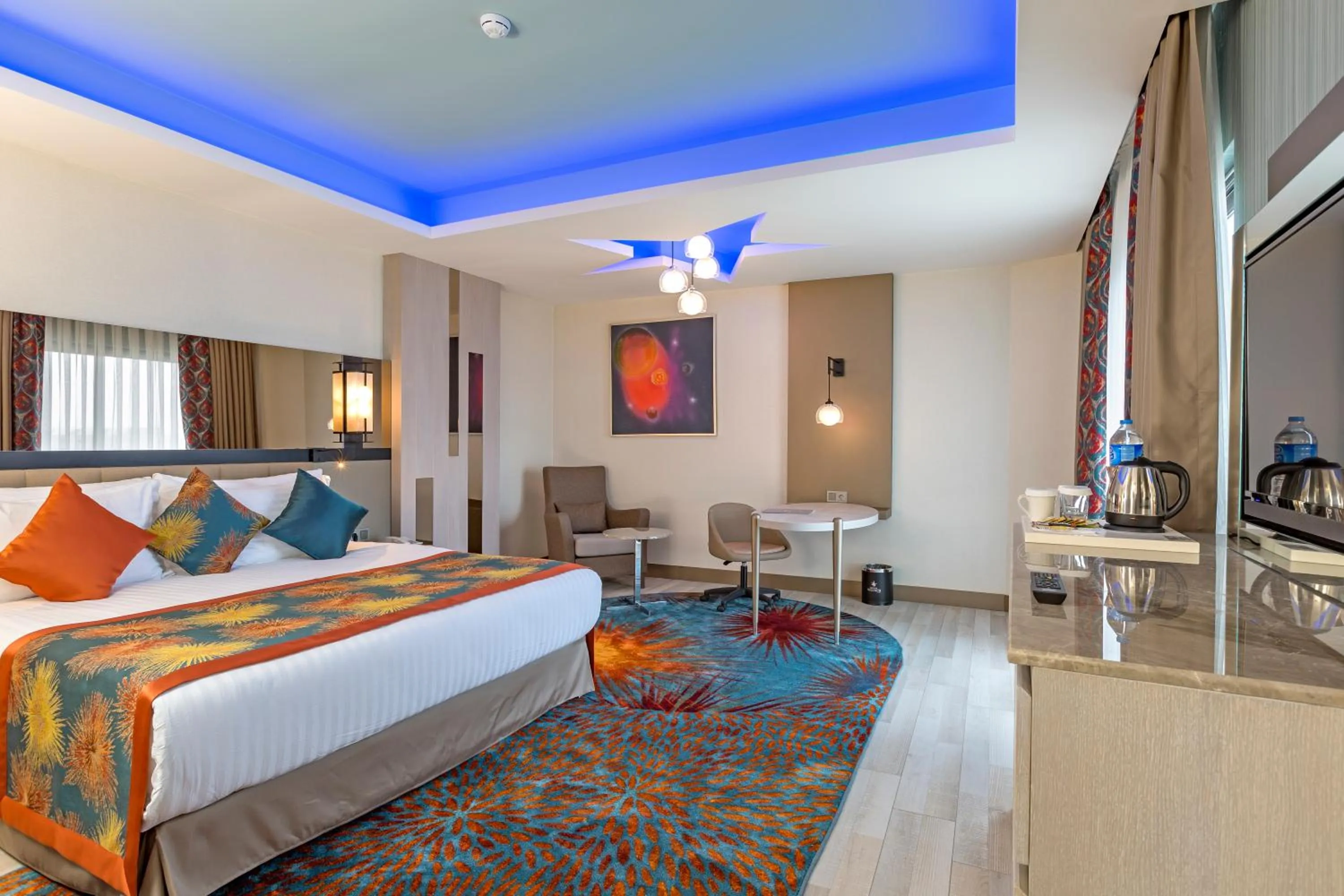 Bedroom, Bed in Royal Seginus