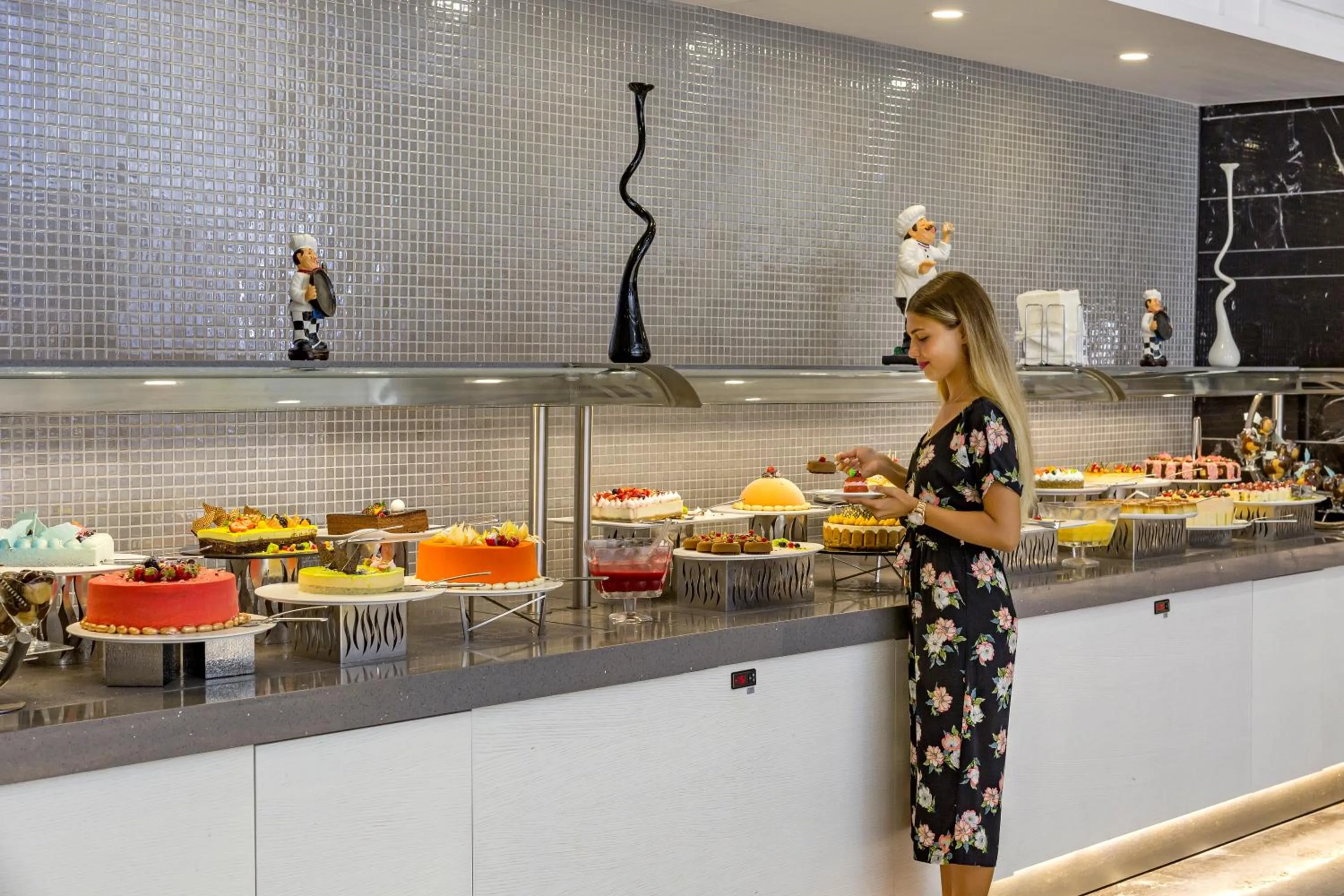 Lounge or bar in Royal Seginus