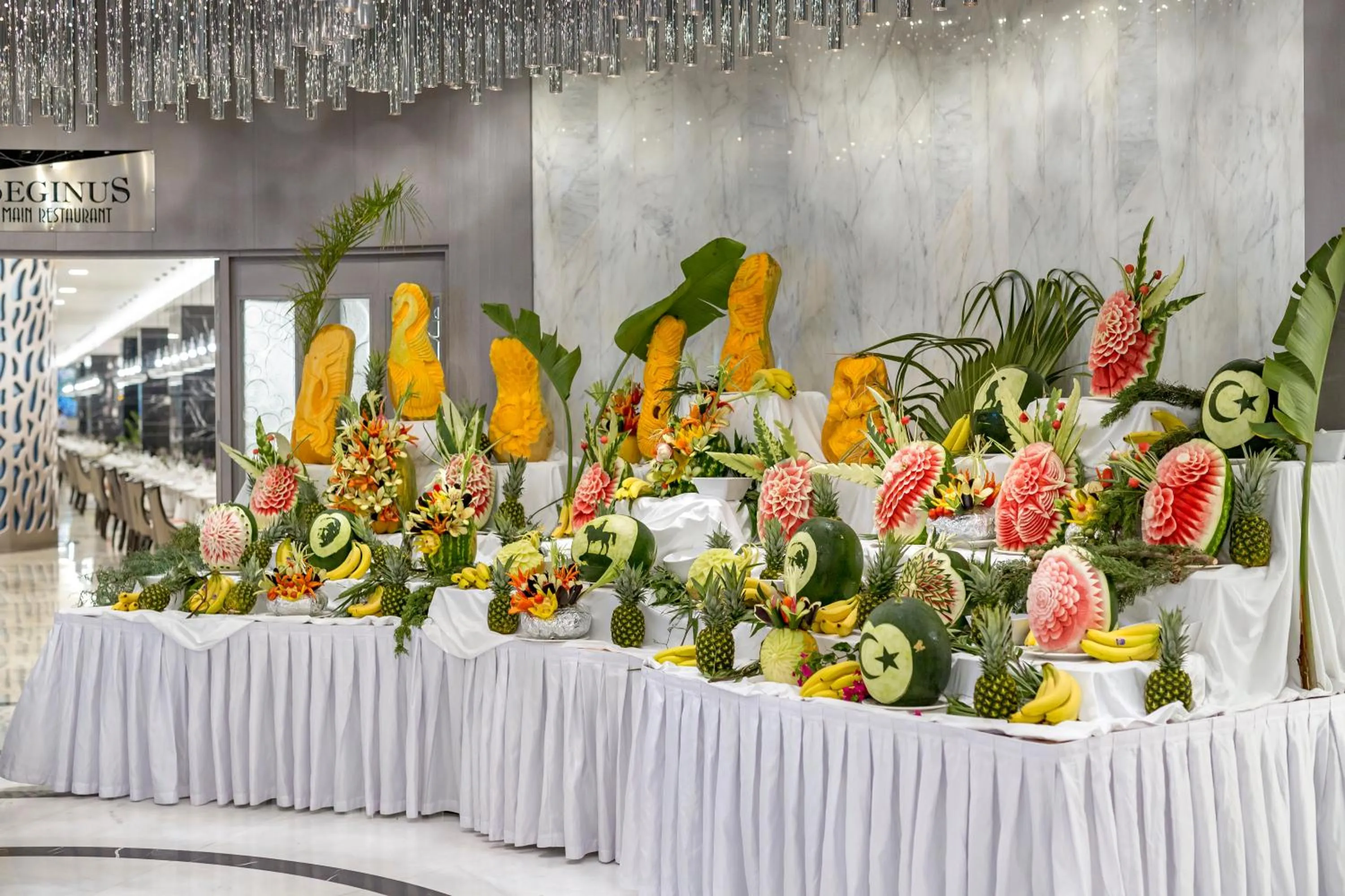 Restaurant/places to eat in Royal Seginus