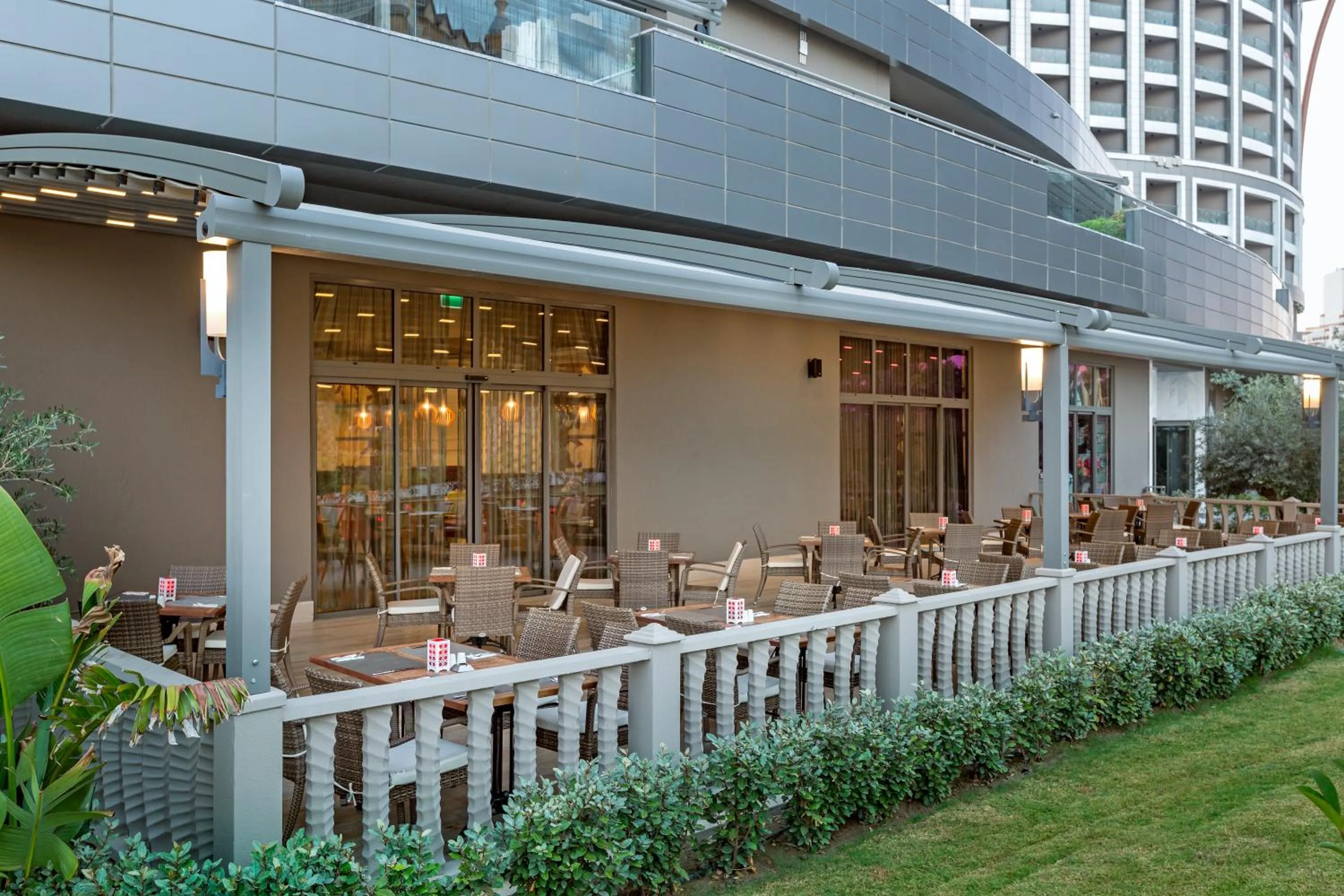 Restaurant/places to eat in Royal Seginus