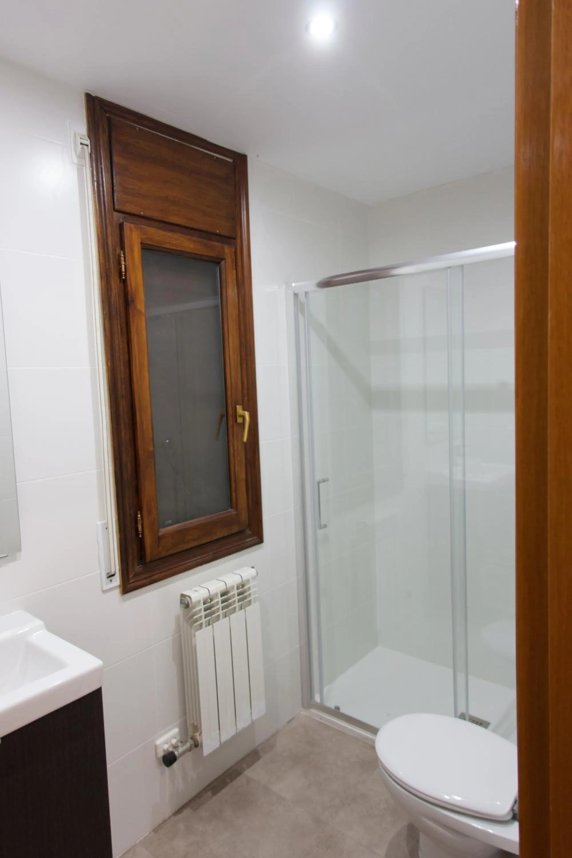 Bathroom in Apartamentos Río Guadalaviar
