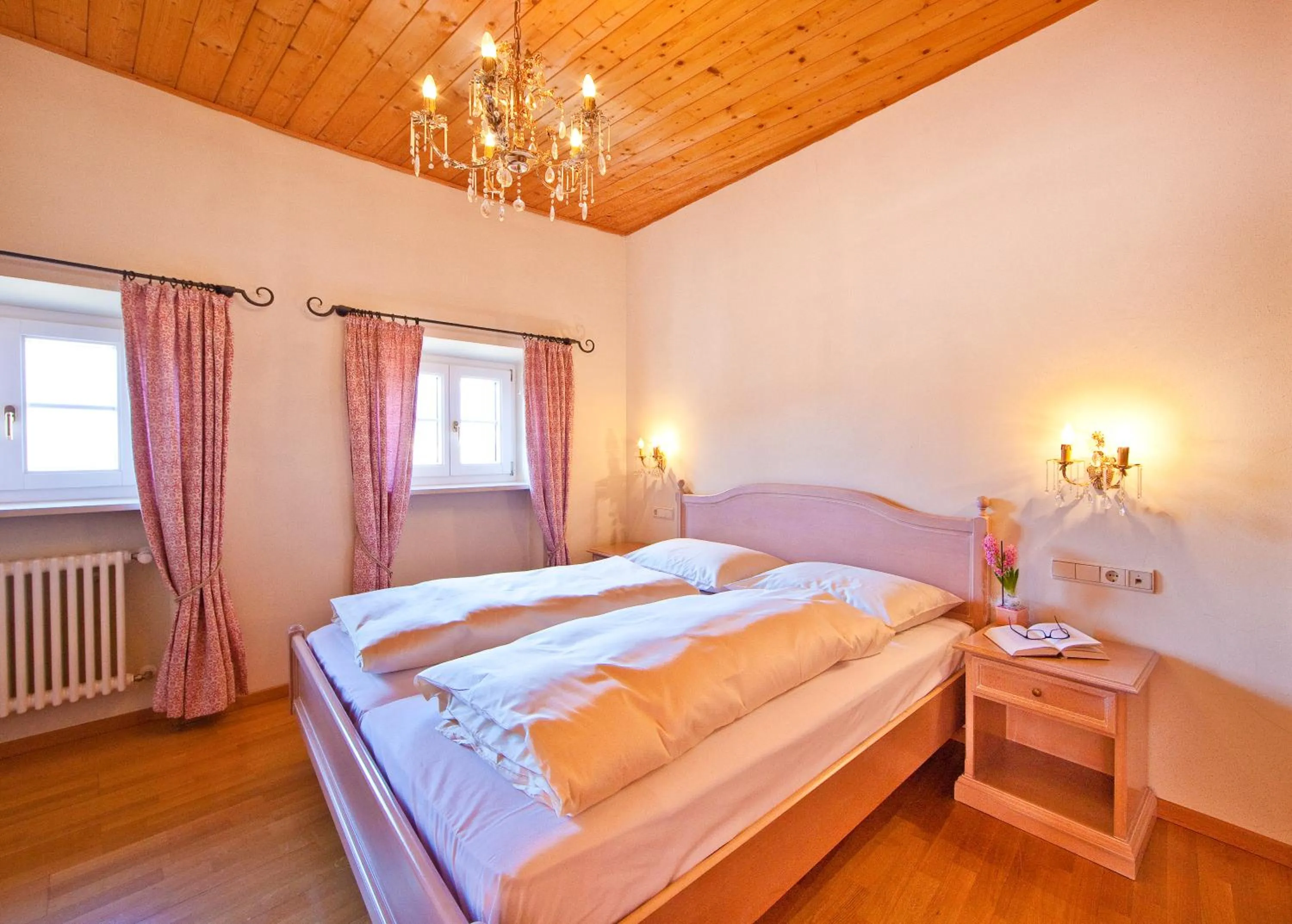 Bed in Hotel Elefant