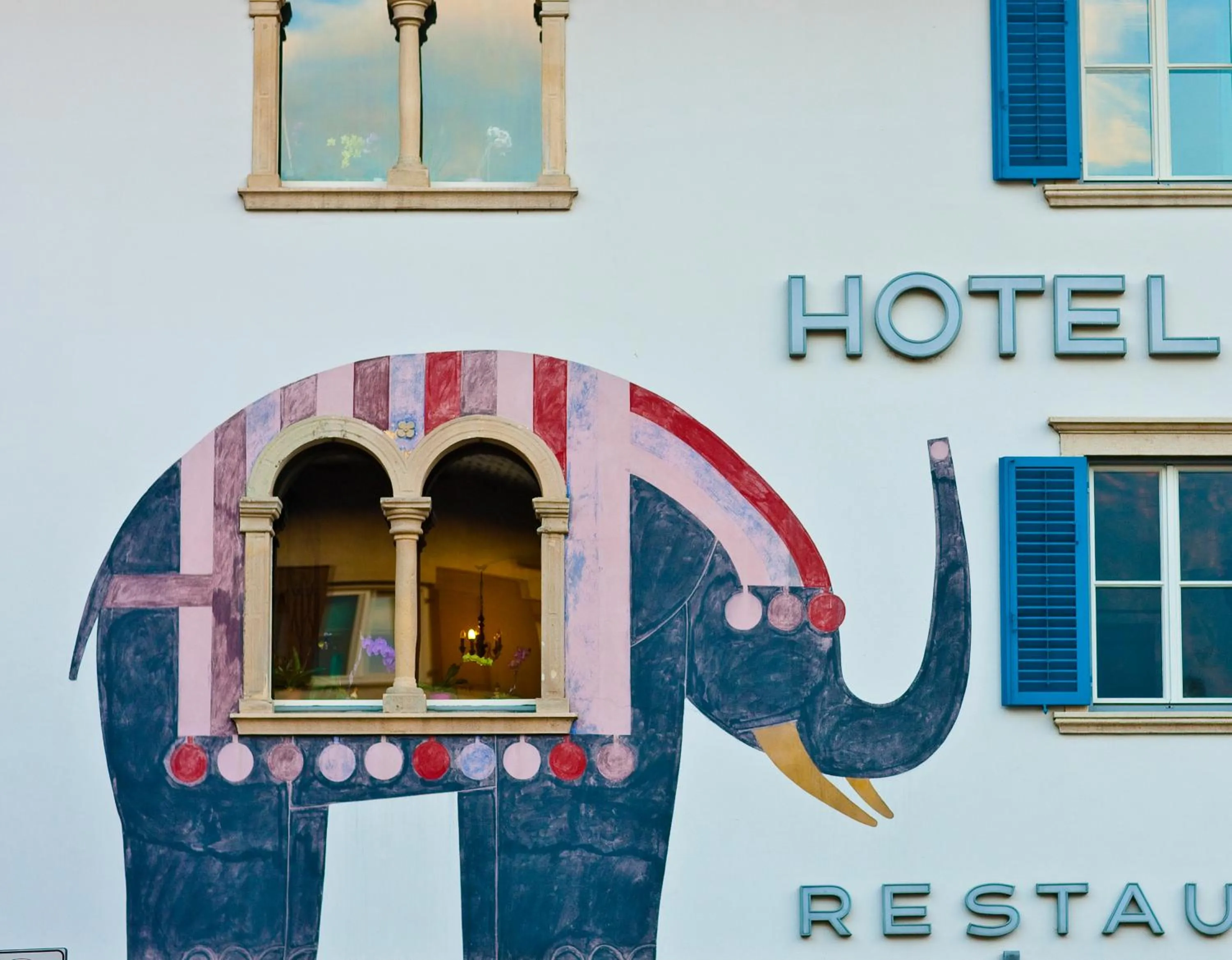 Facade/entrance in Hotel Elefant